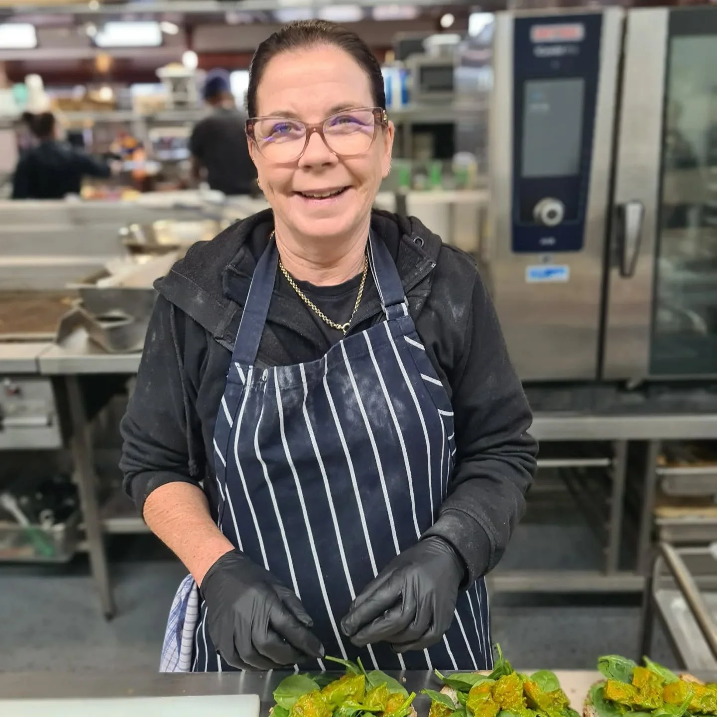 It takes Jo on average one minute to prep one of our many gourmet sandwiches. One minute! And still with a smile. If there was a world record, this could probably be it. Her production lines are efficiency (&amp; flavour!) themselves.

#sandwich
#the
