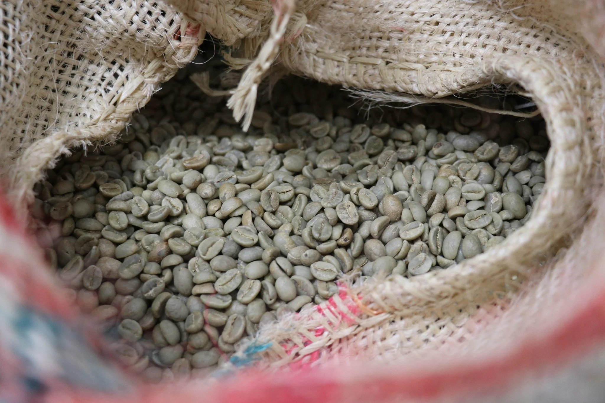 A great coffee is made with precision and passion. The Artisan Farmer uses a blend of two different beans and roasts them in-house to a specific temperature (to the exact degree) and time (to the exact second). It's a skilled process our clever baris