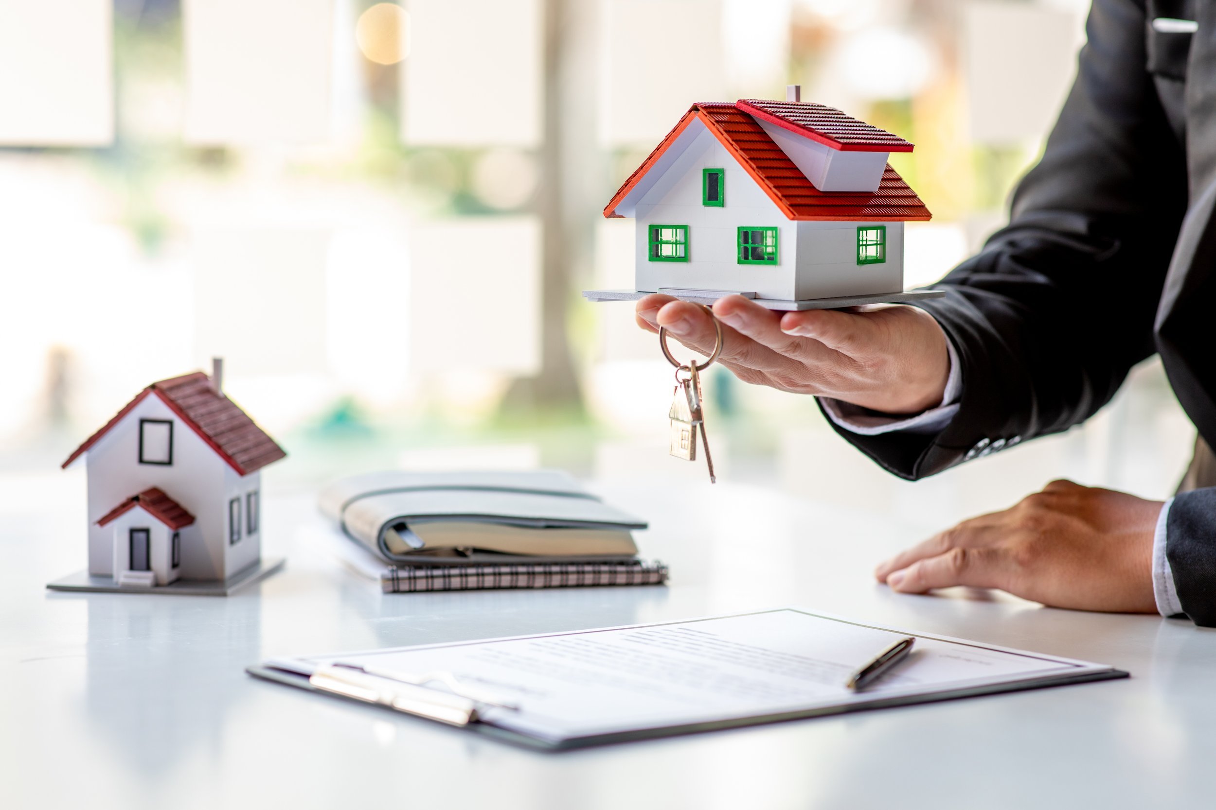 Как можно снизить ипотеку. Ипотека недвижимость. Оценка квартиры для ипотеки. Оценка недвижимости для ипотеки. Инвестиции в недвижимость.