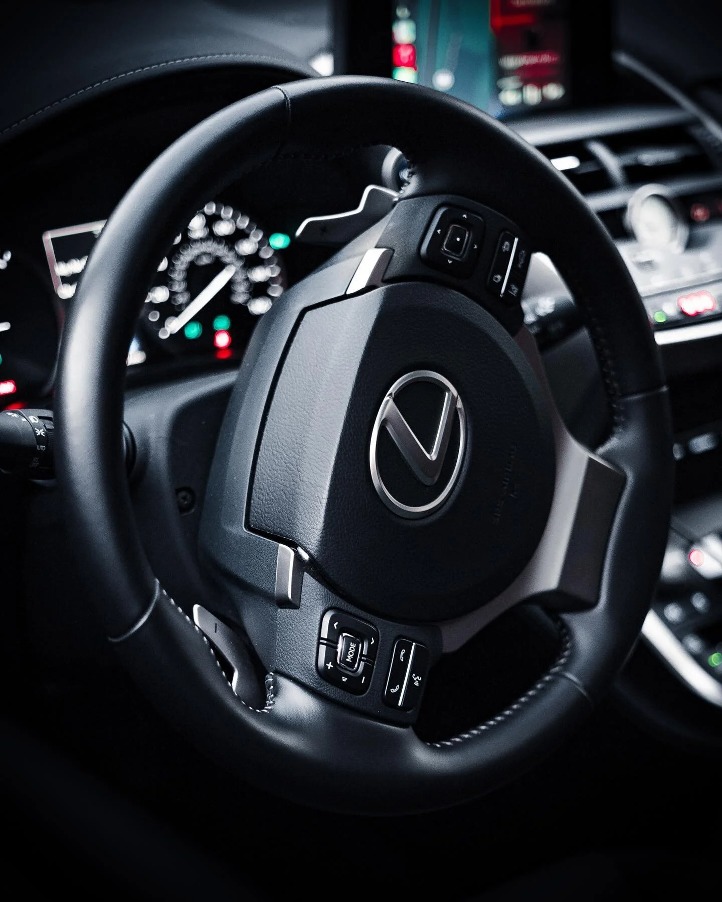 Yes, this crossover has paddle shifters.