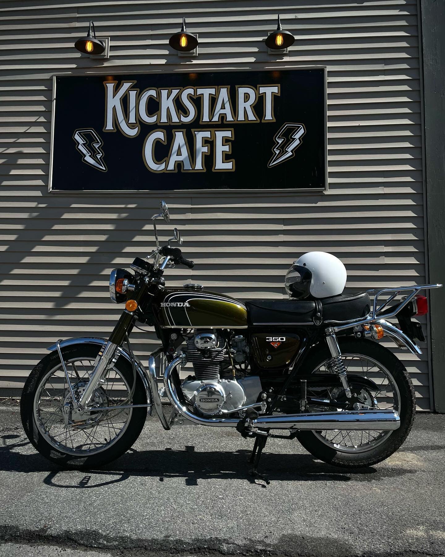 First bike to show up this spring! It&rsquo;s going to be a great season. 
&bull;
&bull;
&bull;

#coffeeride #motorcycles #coffeeandmotorcycles #schuylervilleny #moto #espresso #kickstartcoffee #vintage