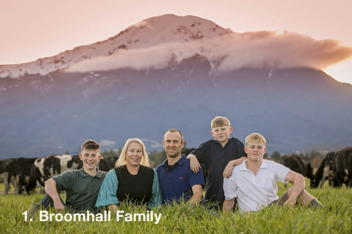 203 Broomhall0556 Heather & family YS.jpg