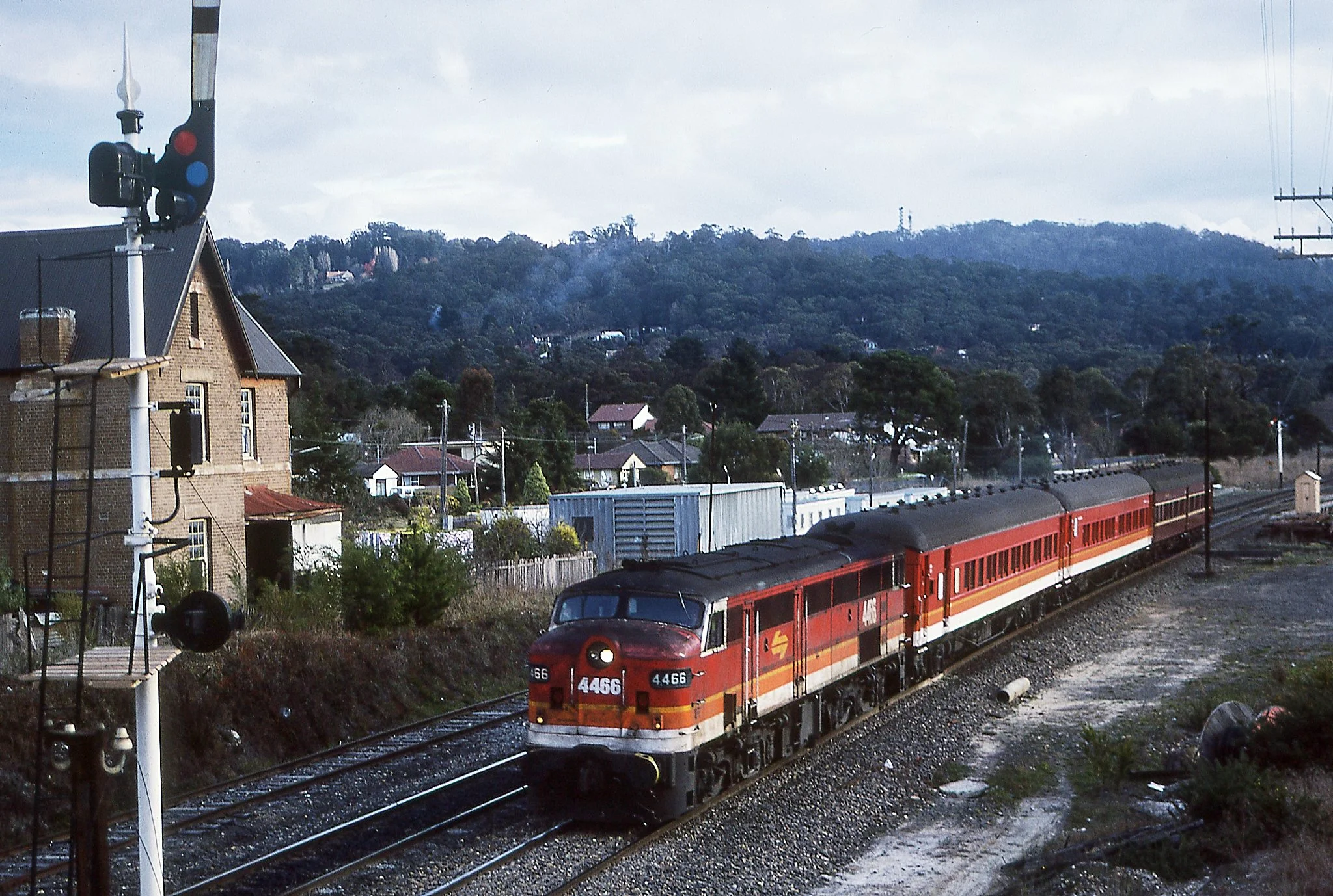 4466 departs Mittagong with the up Southern Highlands service. June 1986 