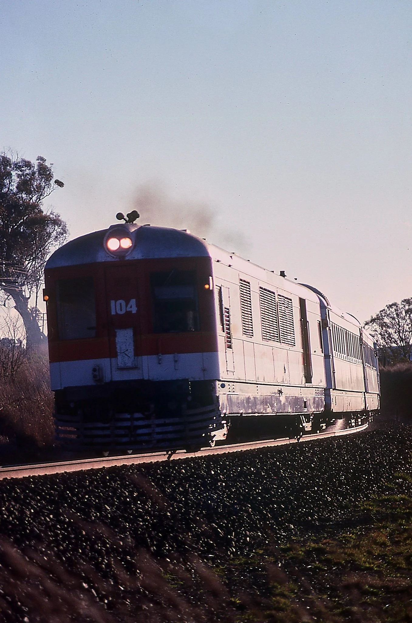 DP104 Parkes - Orange. 21 August 1987