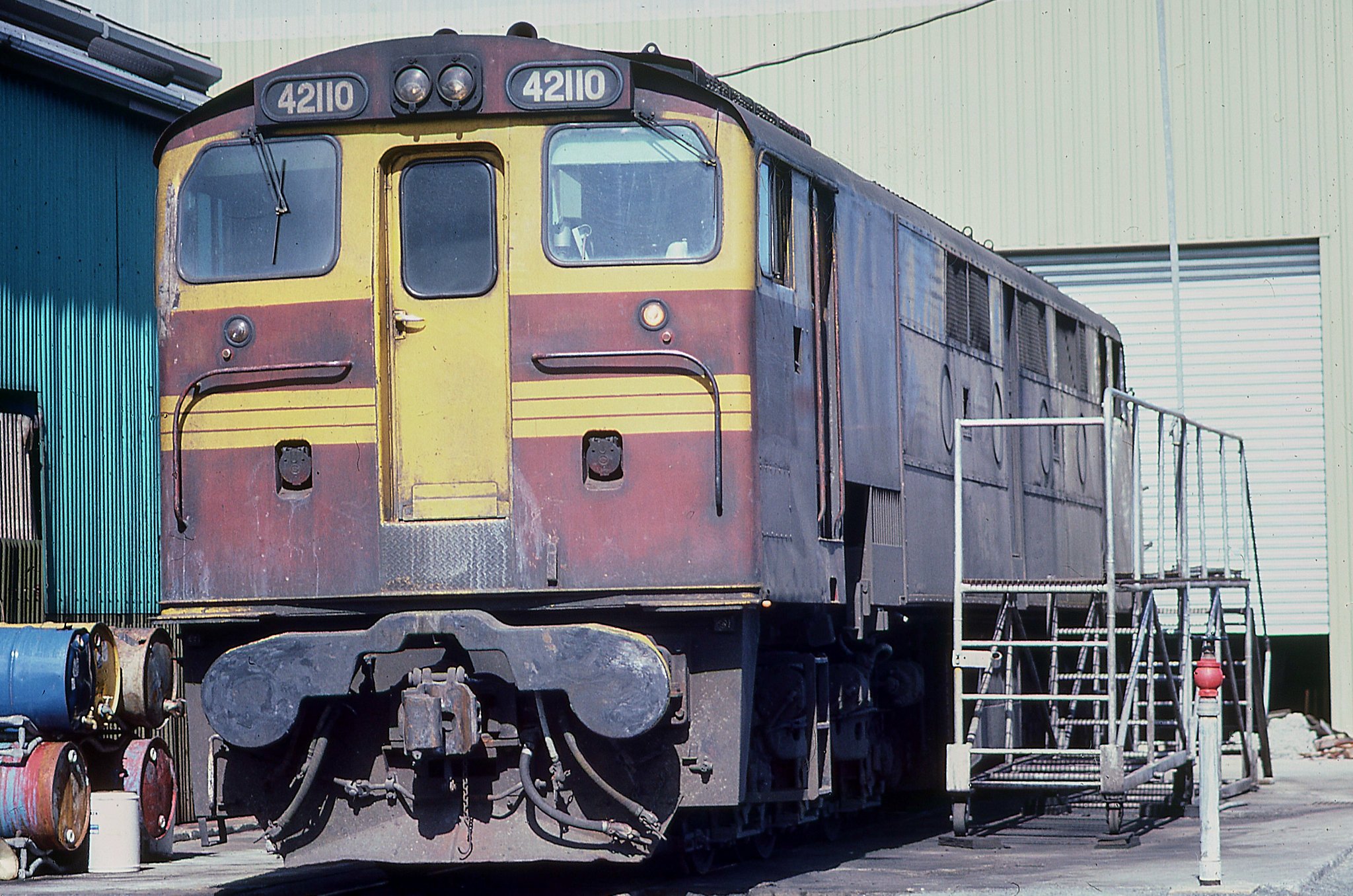 42110 Pt Kembla loco. November 1986