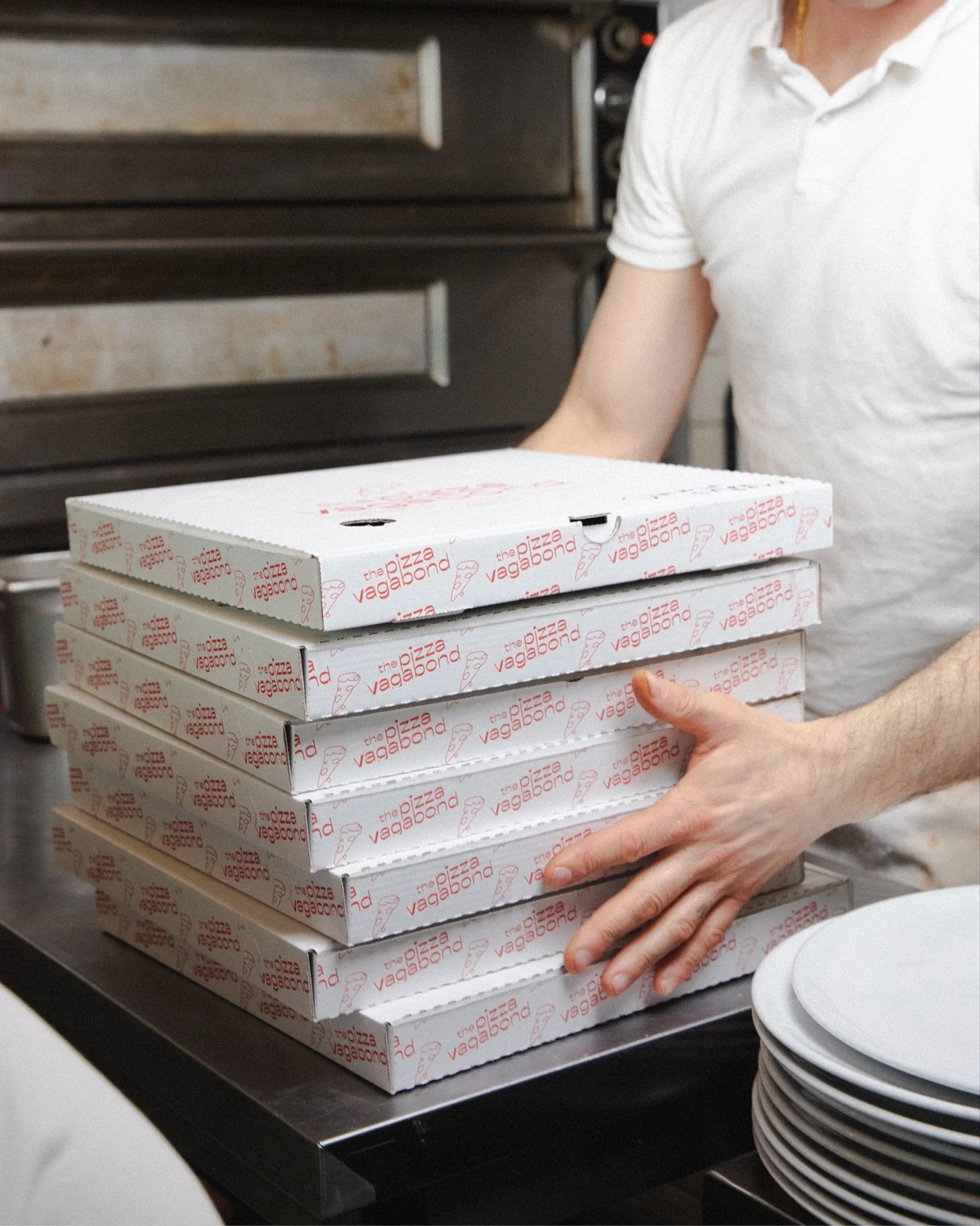 So much goes down in the kitchen&mdash;and not just the dough.
From the first prep to the last box out the door, it&rsquo;s where everything happens.
Here&rsquo;s a little peek behind the scenes.
.
.
.
#thepizzavagabond #pizzaamsterdam #italia #pizza