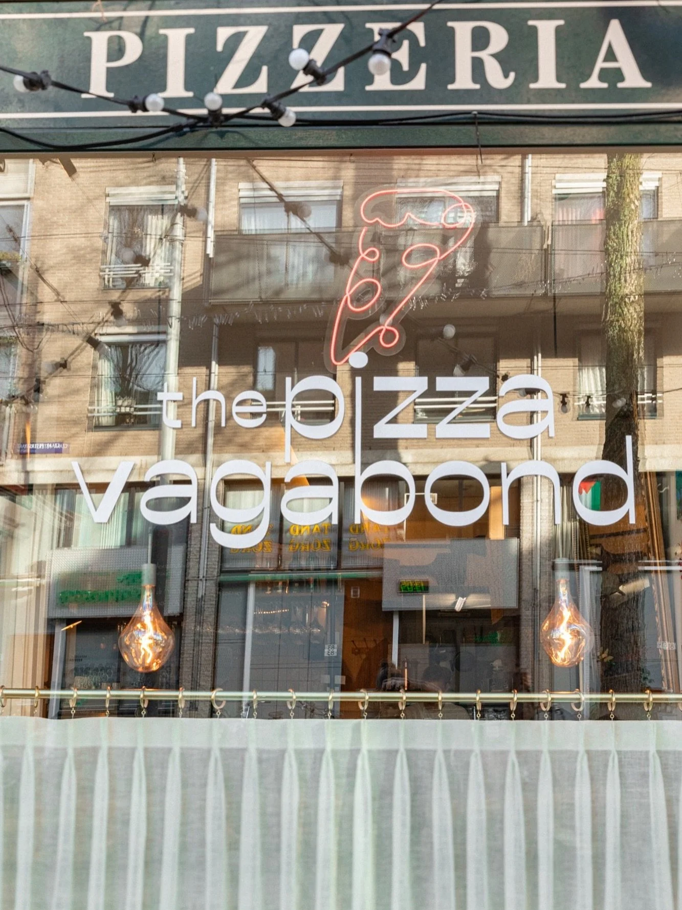 Enjoy the coming week at the pizza vagabond, because next week 22nd until the 5th, we will be closed for the holidays!
.
.
.
#thepizzavagabond #pizzaamsterdam #italia