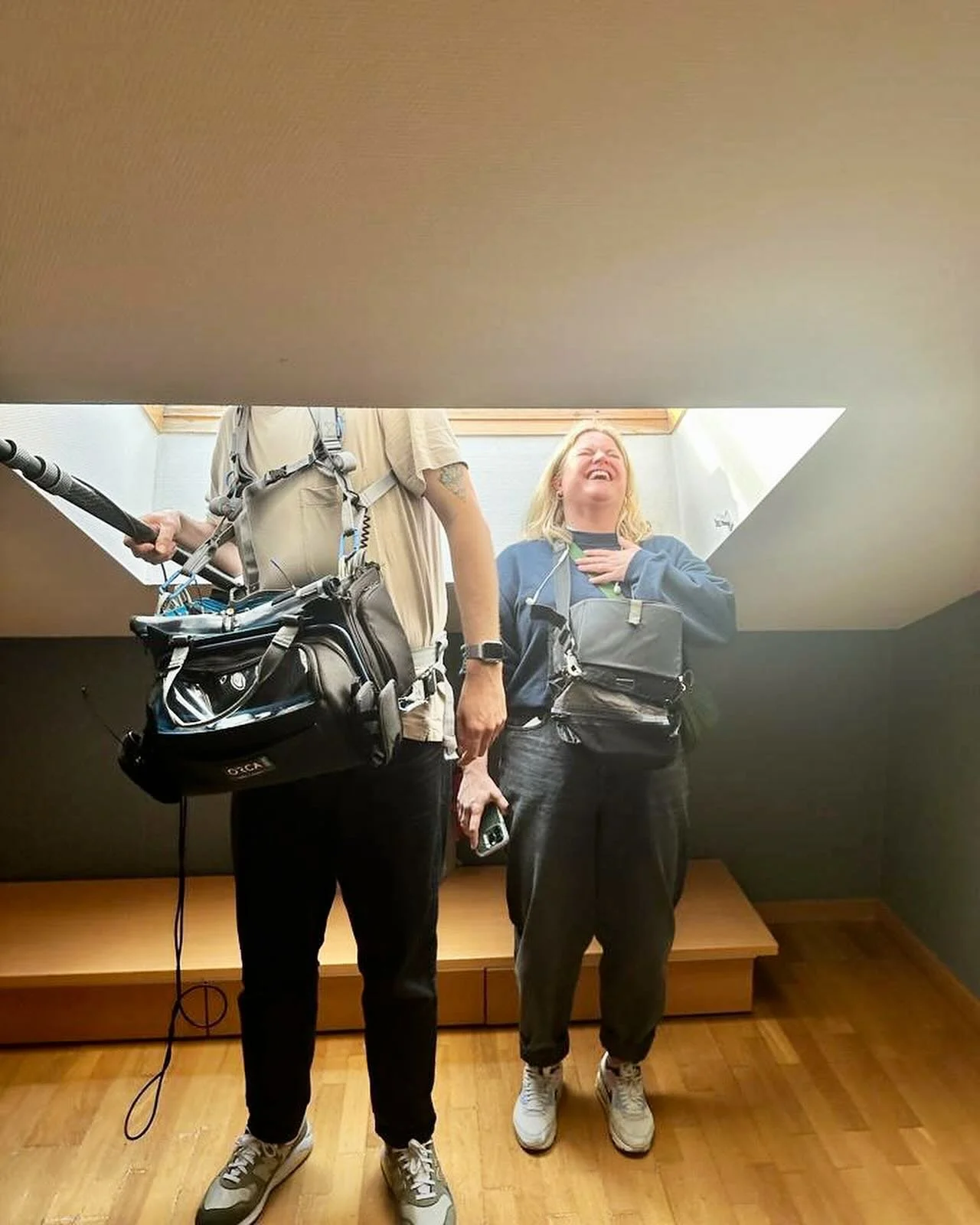 Alweer een jaar om nooit te vergeten, jammer dat ik er niet veel van heb gezien. Bedankt aan alle collega's voor het vertrouwen, de fijne momenten en de boeiende projecten. 2023 out 🎧 🫡 

(1) Met Vier in Bed
(2) Het Huis 
(3) Iets met skaters 🤫
(4