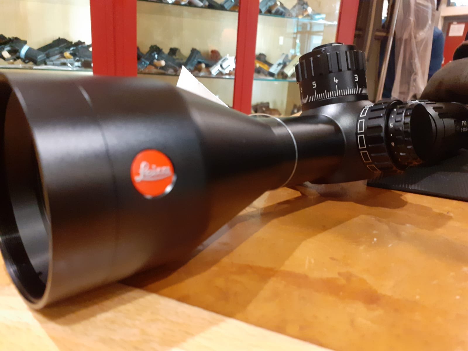 ottica Leica rigorosamente con correttore di parallasse