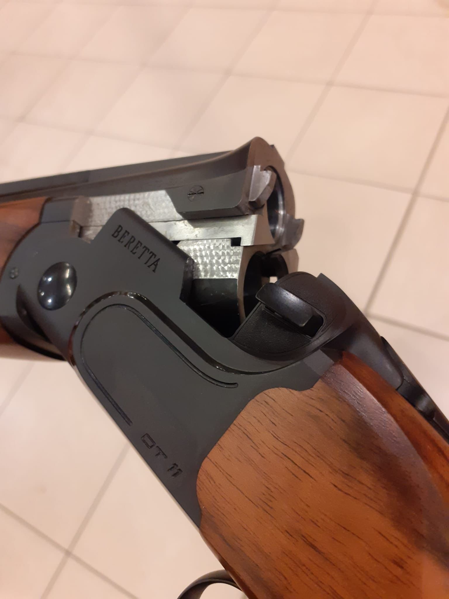 DT11 Black