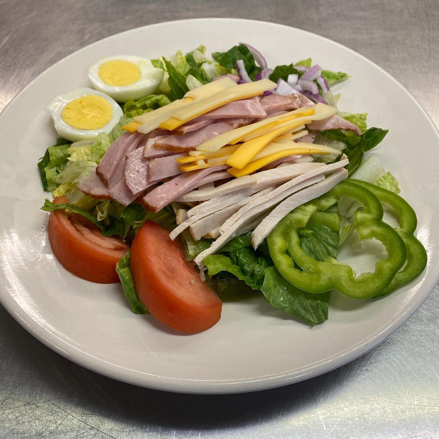 Summer is for salads. 🥗 Try our chef salad!! 😀