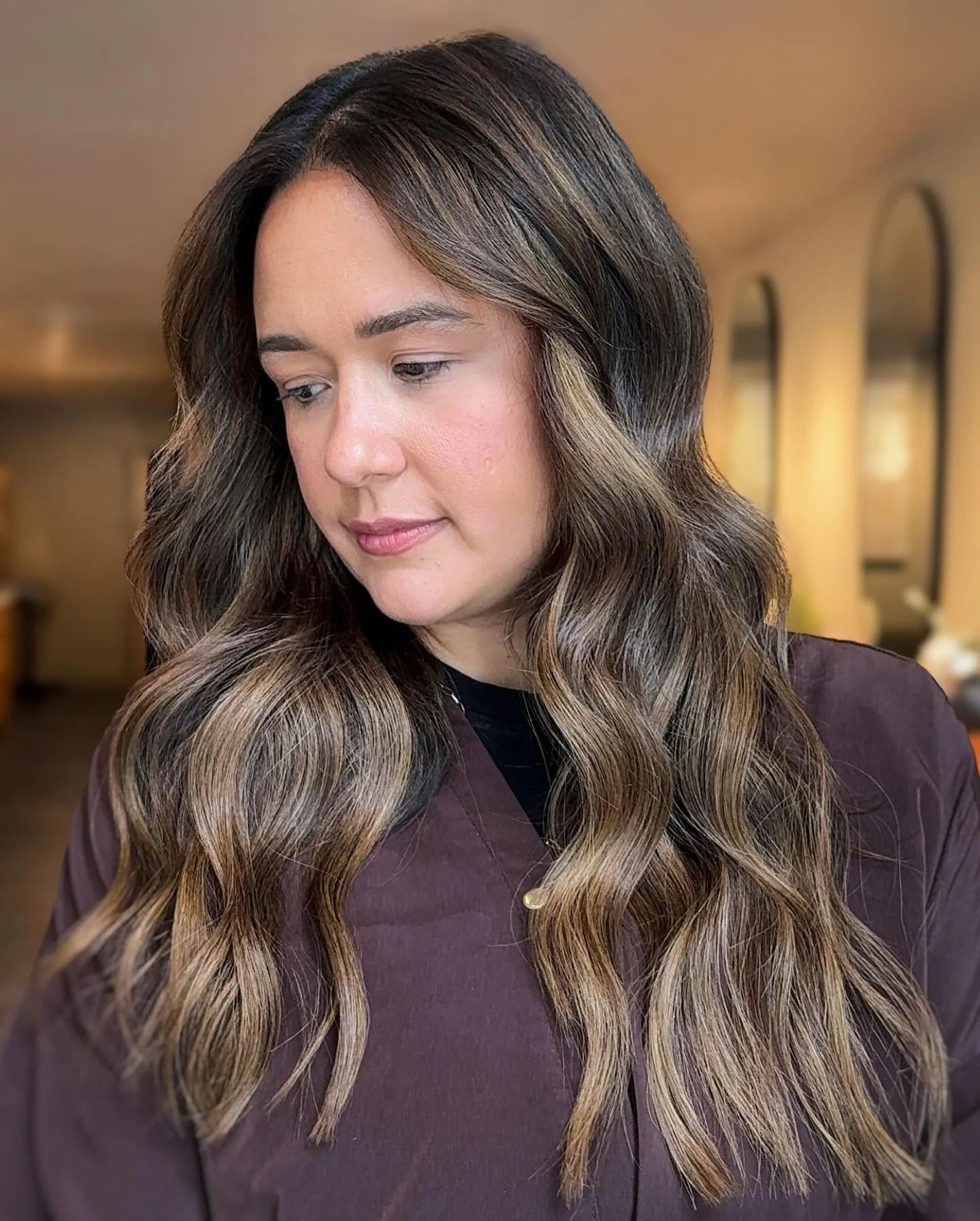 When you turn a good hair day into every day.

Rich brunette tones, soft caramel ribbons, and one row of extensions for a full dimensional glow up. 🤎

#hairstylist #hairgoals #dallas #dfw #dallashairextensions #dallashair #dallashairsalon #dallashai