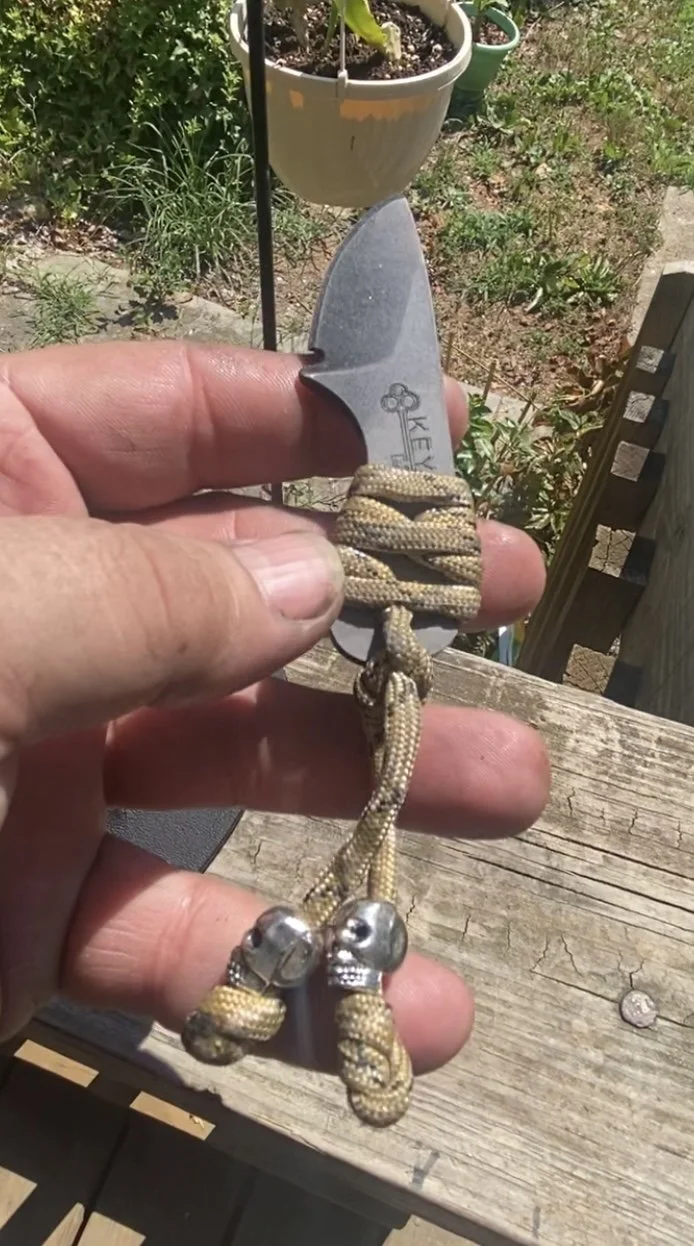 LOS Necker Knife with 550 Cord Wrap Handles and Skull Beads on tassels  