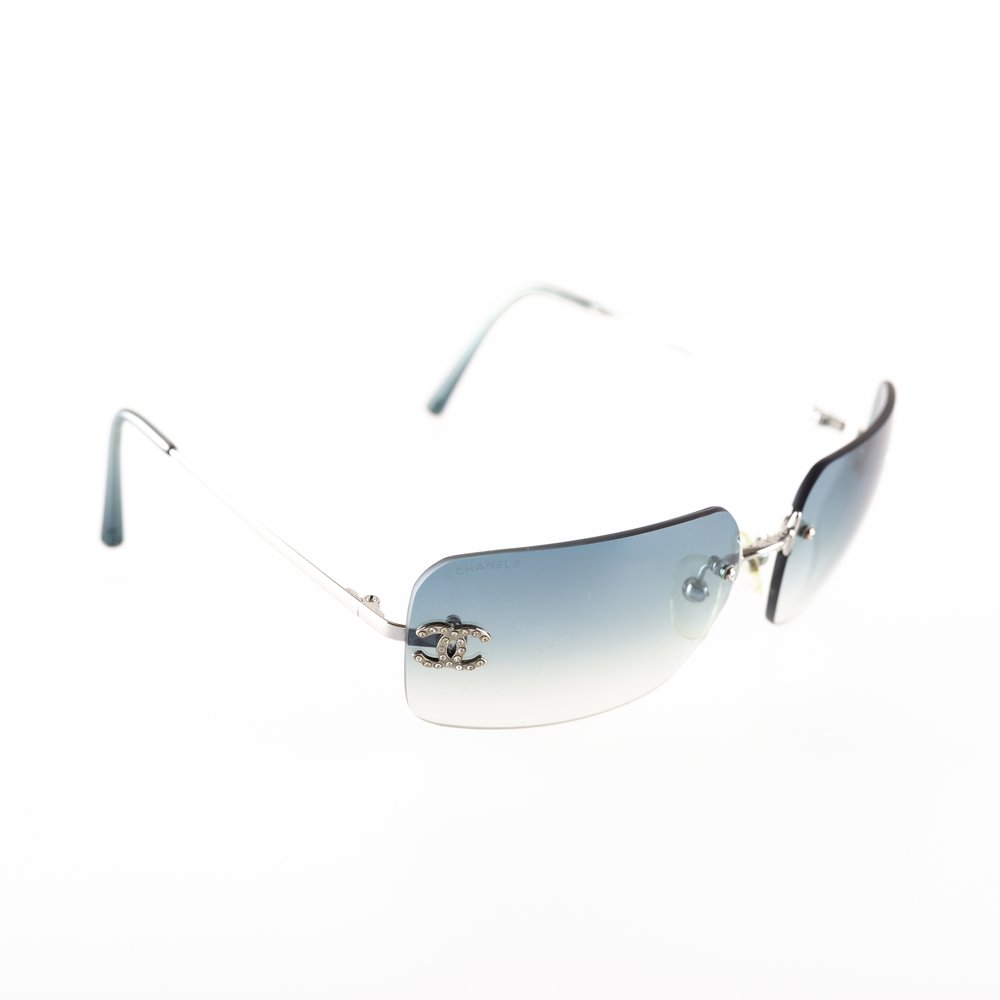 Chanel 4017 CC Blue Gradient Sunglasses. — Voodoo Warehouse