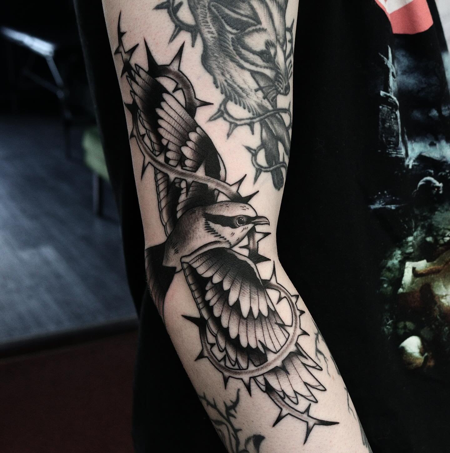 Thanks Thomas!! Done @secretdoor_studio  #tattoo #tattoos #tattooed #tattooing #qttr #queertattooer #oldworkers #oldschool #oldschooltattoo #tradworkers #traditionaltattoo #gerfertattoo #dublin #blackworktattoo #birdtattoo #bird 
Thanks:
@dermalizepr