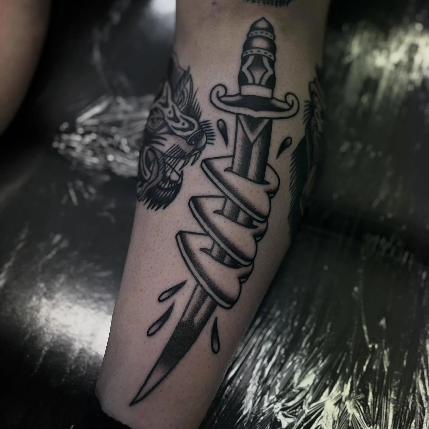 Daggers forever! Done @secretdoor_studio DM to book . #tattoo #oldschooltattoo #gerfertattoo