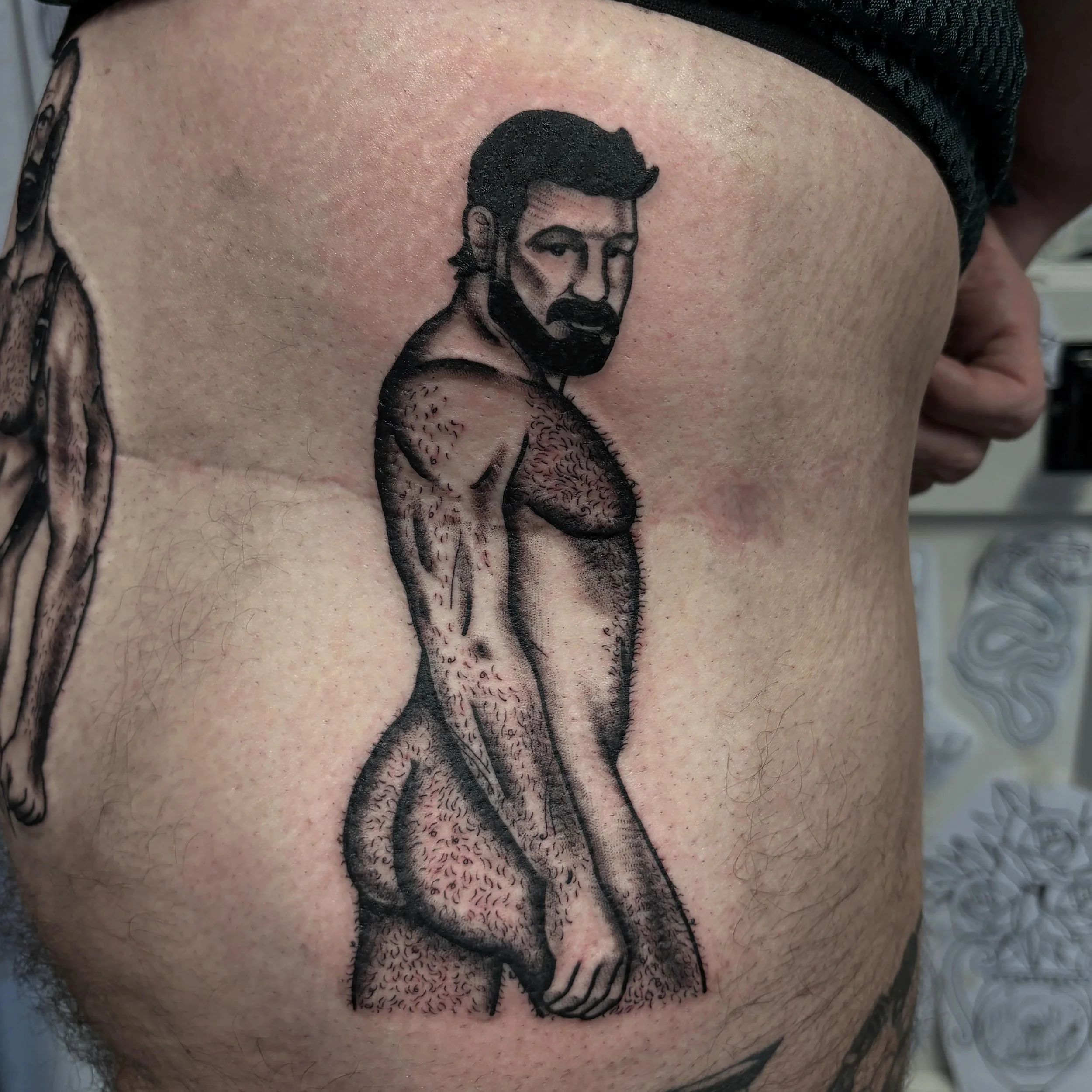 Another fun one for @letychalesynn ❤️&zwj;🔥❤️&zwj;🔥❤️&zwj;🔥 thanks again!! Done @secretdoor_studio #tattoo #gerfertattoo #pride #gaytattoo