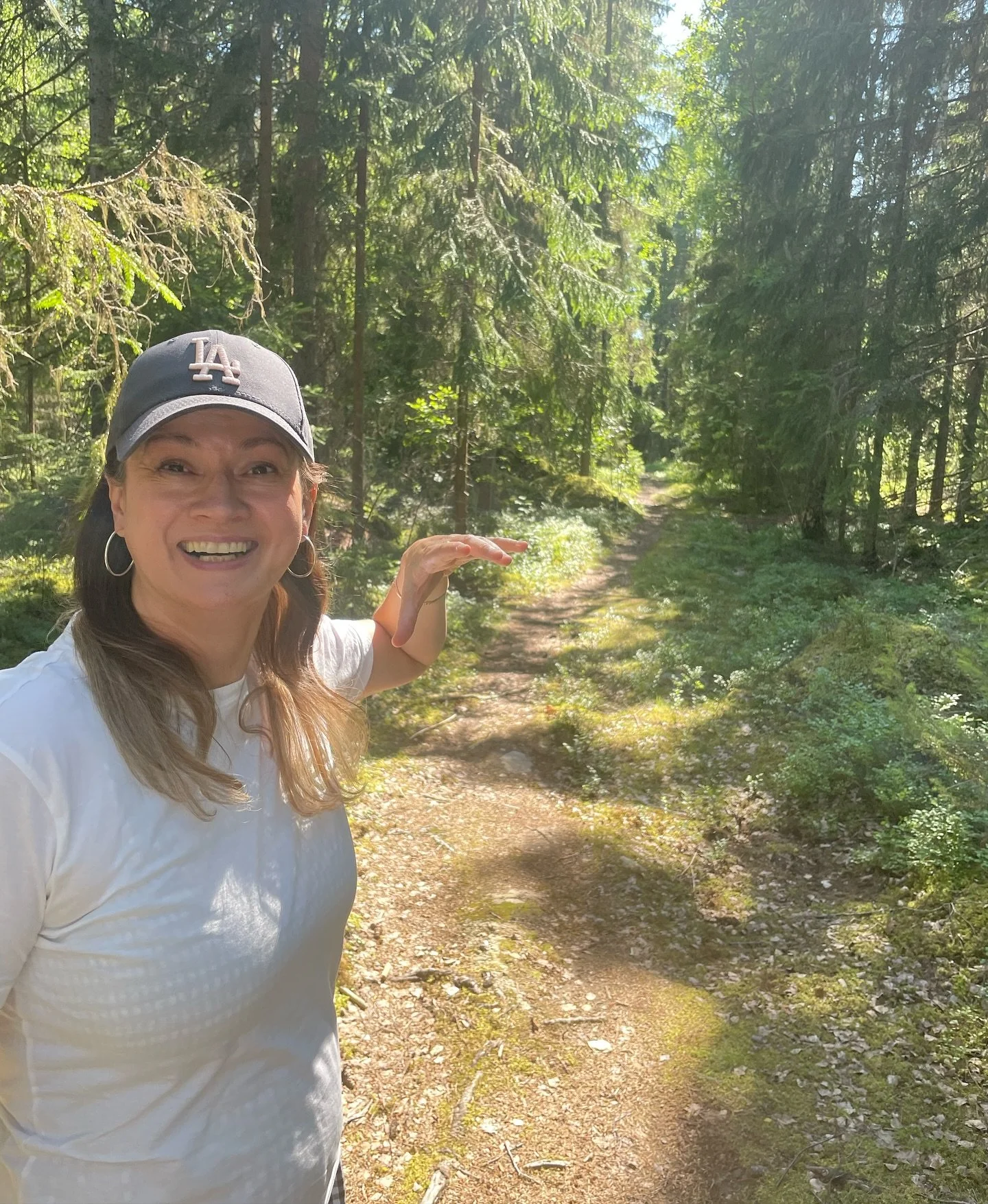 Just me, demonstrating the average circumference of my MMC&rsquo;s junk. 😍 (not my intention when posing for this - no idea what I was aiming for).