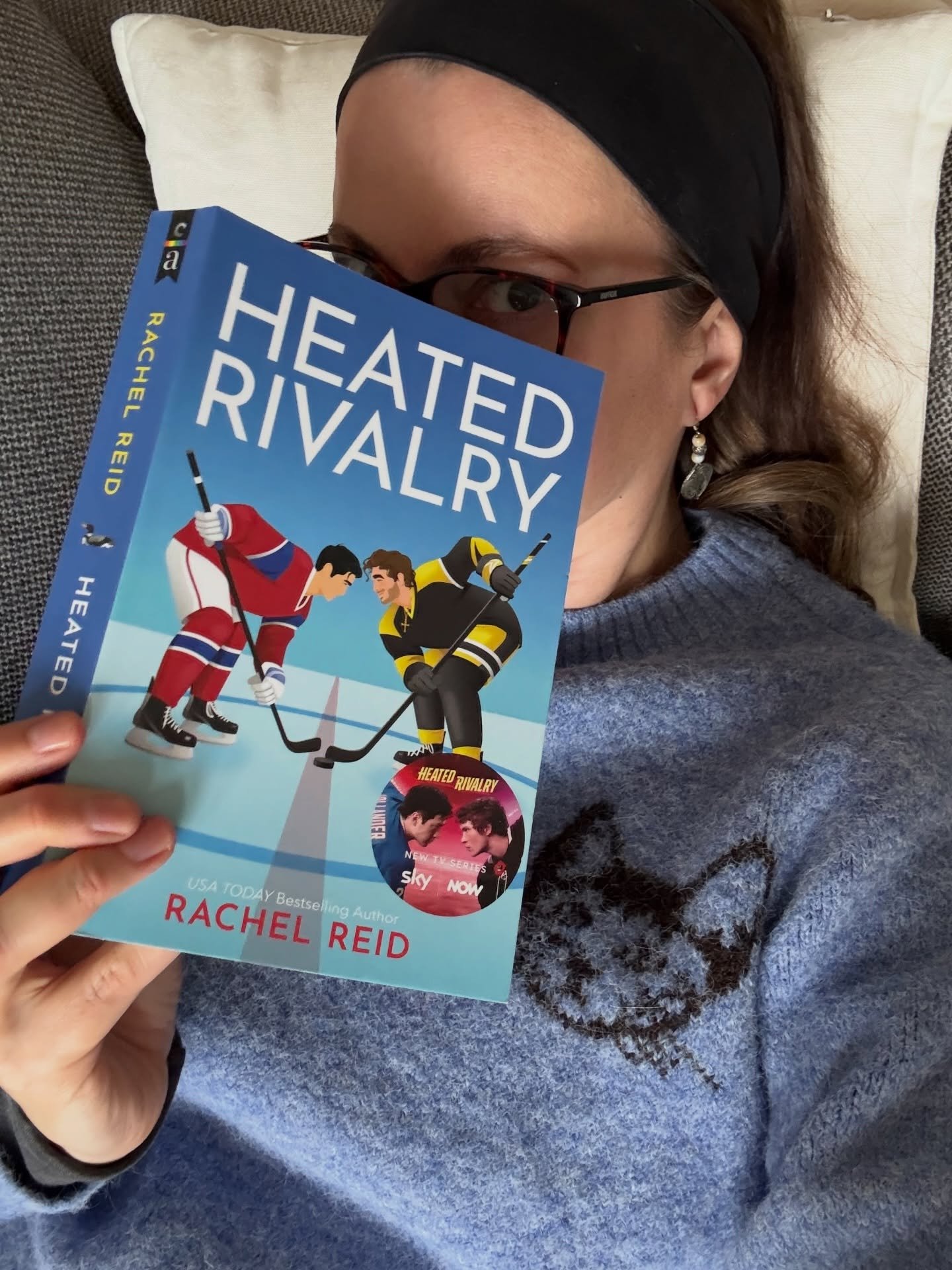 There is a joke to be made here regarding the image on my jumper and the contents of this book, but I am far too much of a lady to make it. 😂 Feel free to have a go in the comments. 😘