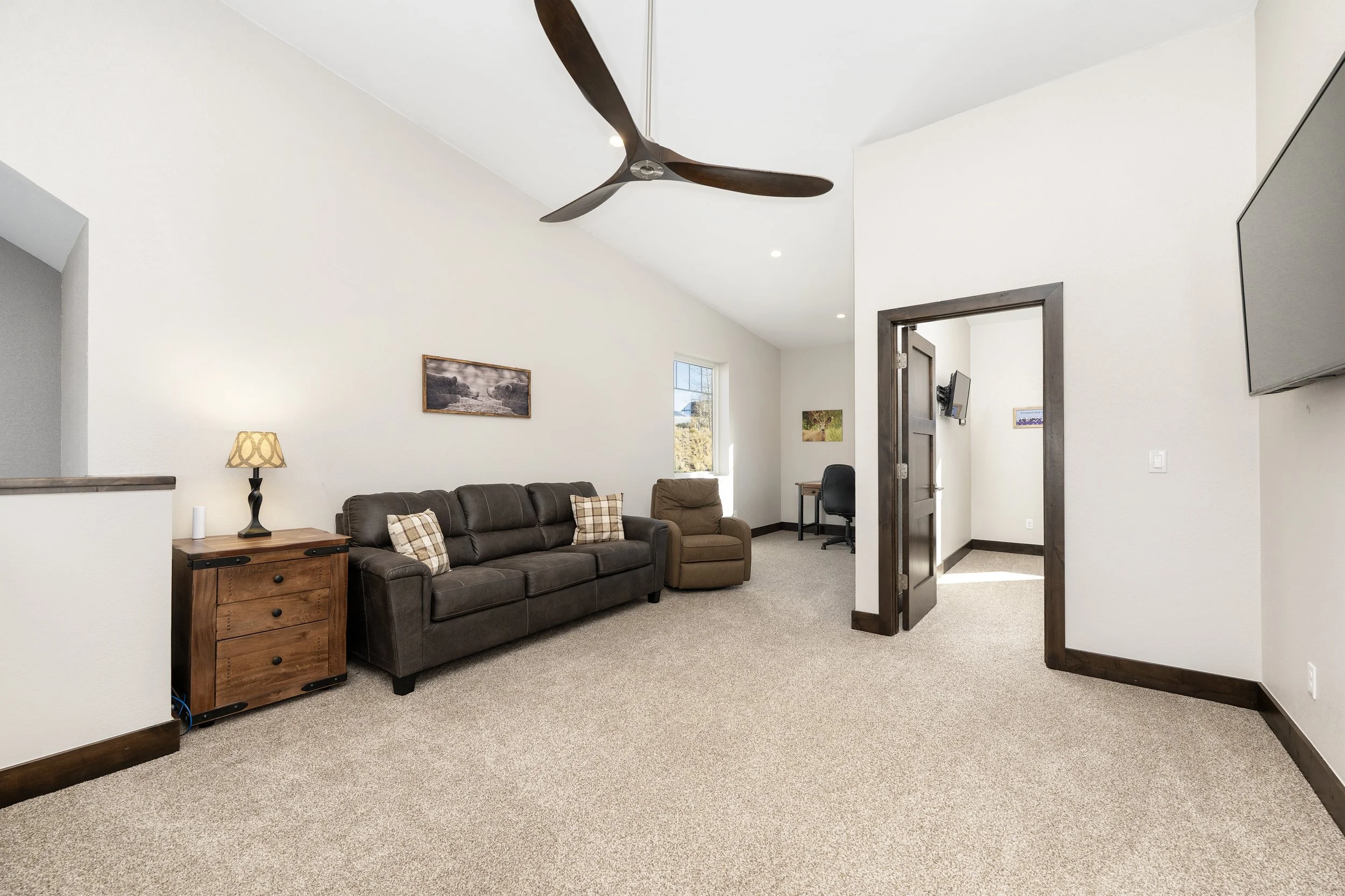 701 Saddle Ridge Ct pic 12.jpg