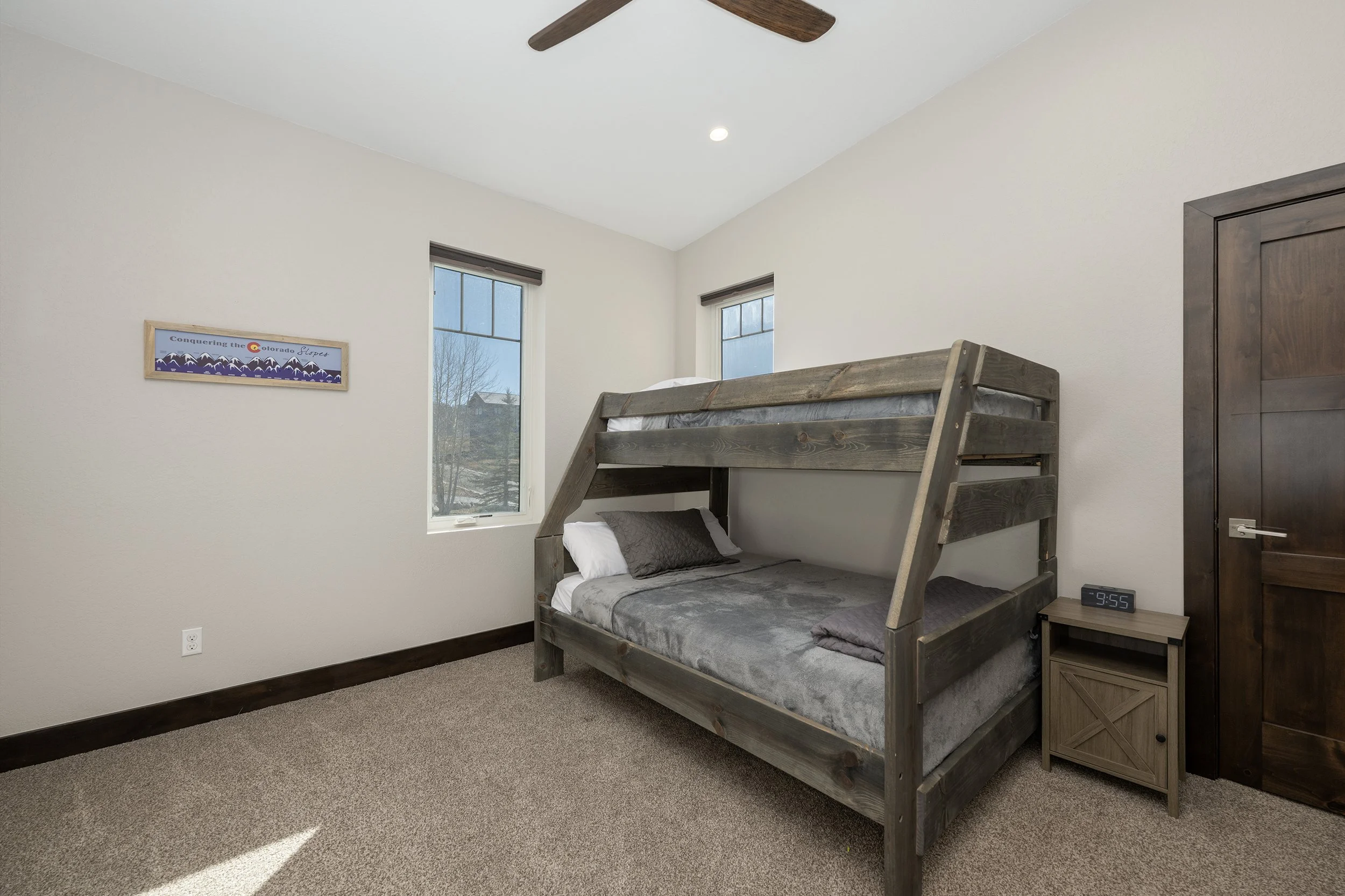 701 Saddle Ridge Ct pic 16.jpg
