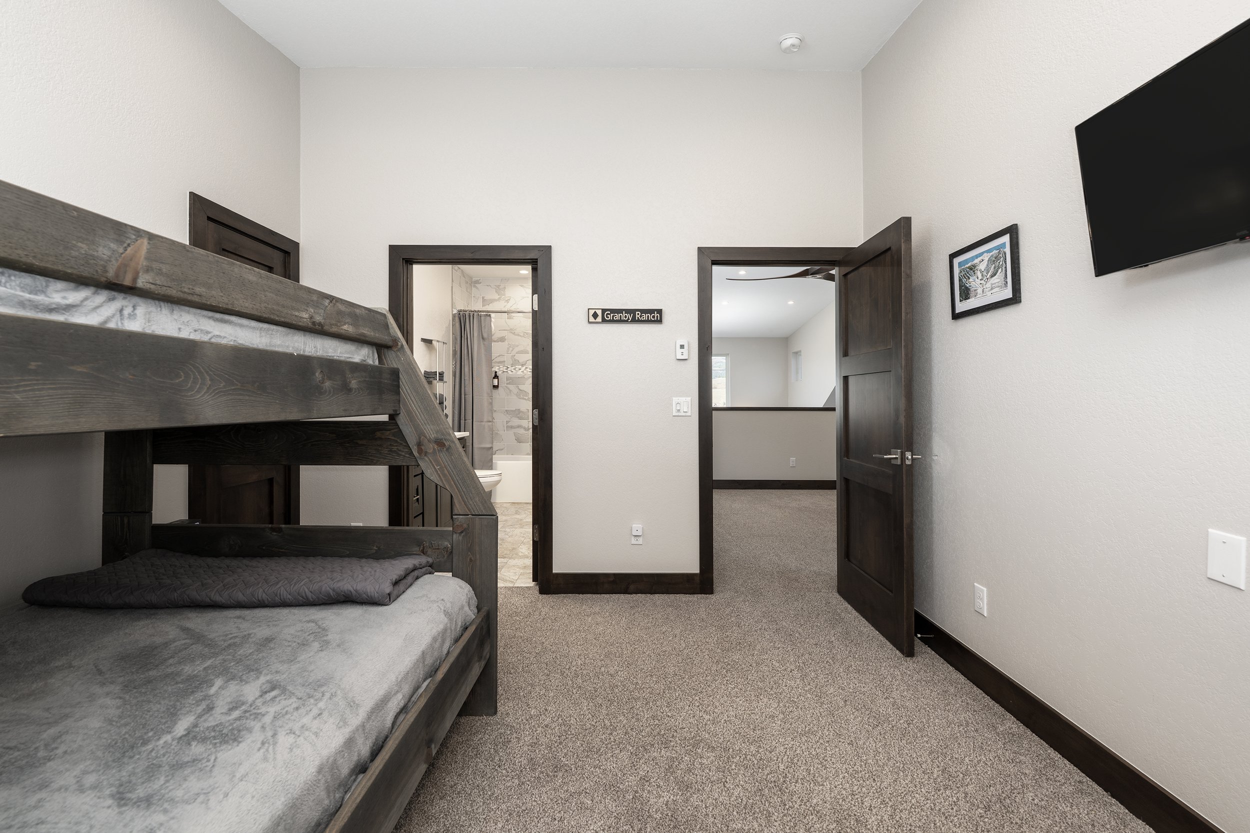 701 Saddle Ridge Ct pic 17.jpg