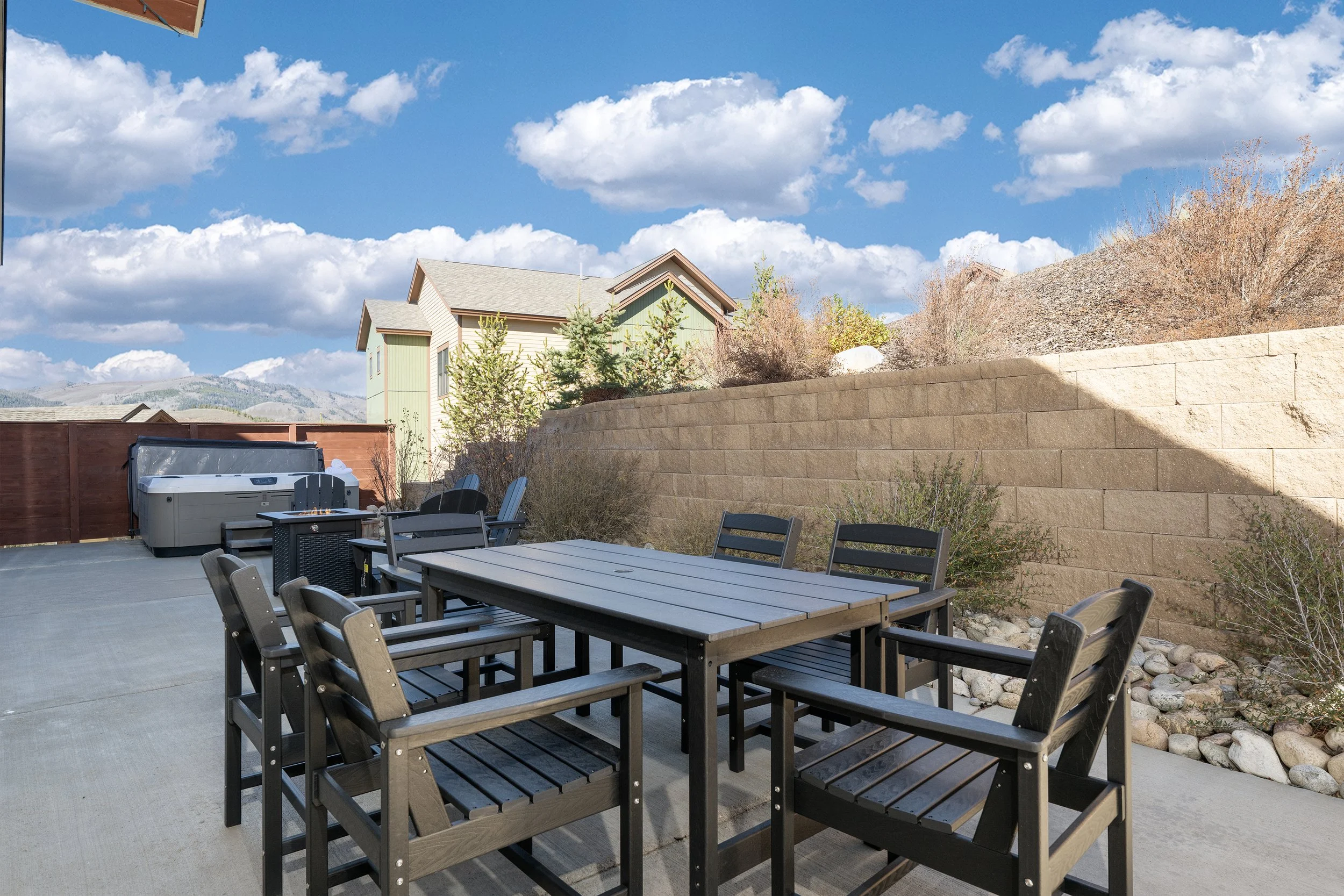 701 Saddle Ridge Ct pic 10.jpg
