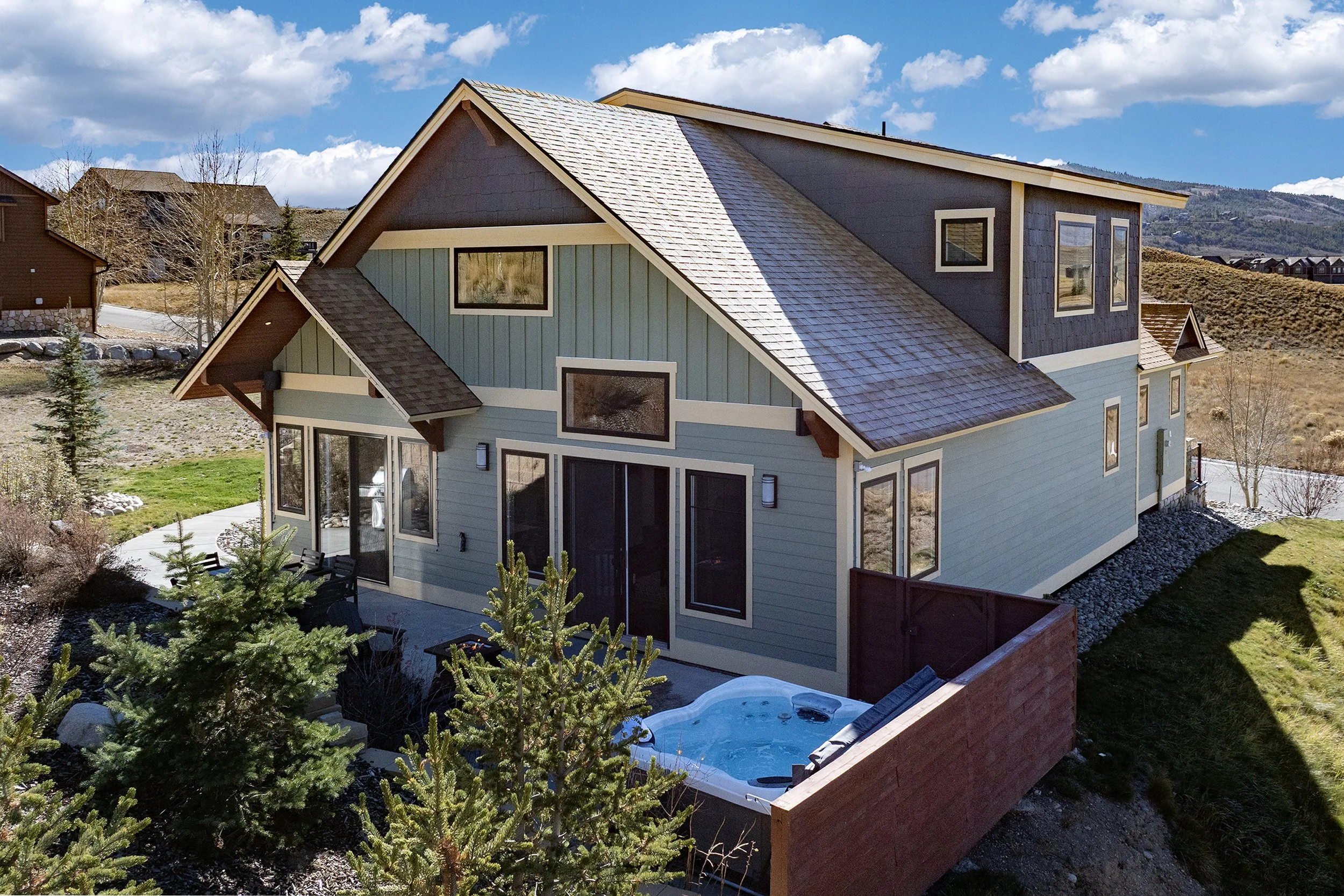 701 Saddle Ridge Ct pic 5.jpg