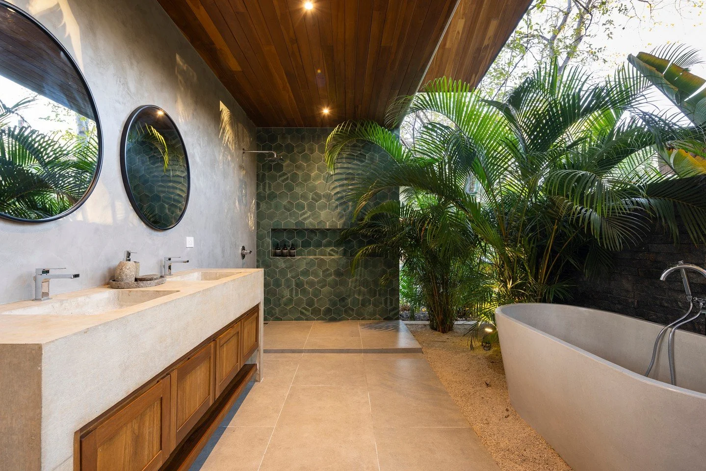 Indo Avellanas, Avellanas, Costa Rica.⁠
⁠
Architectural Design @gartongrougrouparchitecture⁠
Client @indoavellanas⁠
Contractor @parco_constructora⁠
Photography @garcia_lachner