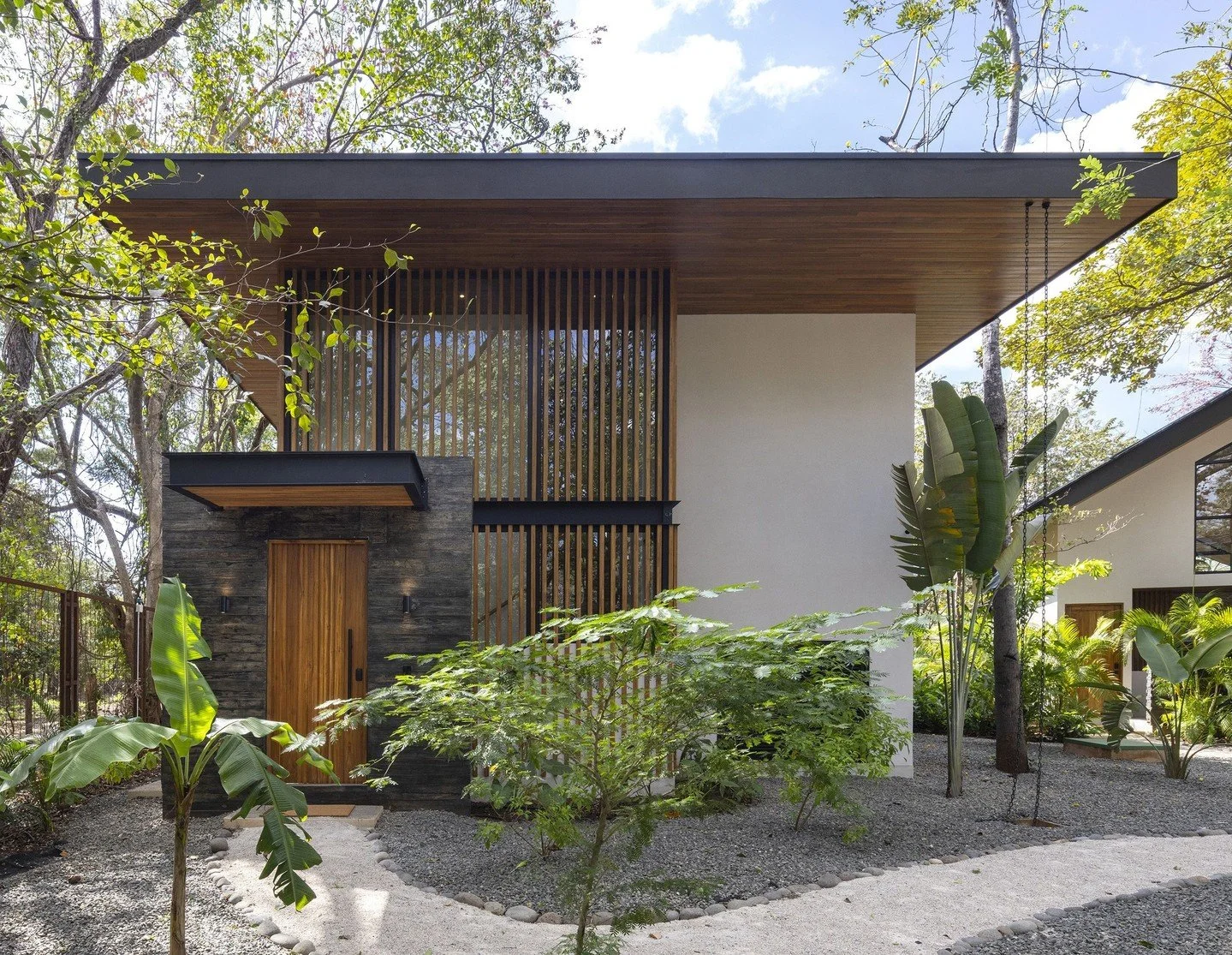 Indo Avellanas, Avellanas, Costa Rica.⁠
⁠
Architectural Design @gartongrougrouparchitecture⁠
Client @indoavellanas⁠
Contractor @parco_constructora⁠
Photography @garcia_lachner⁠