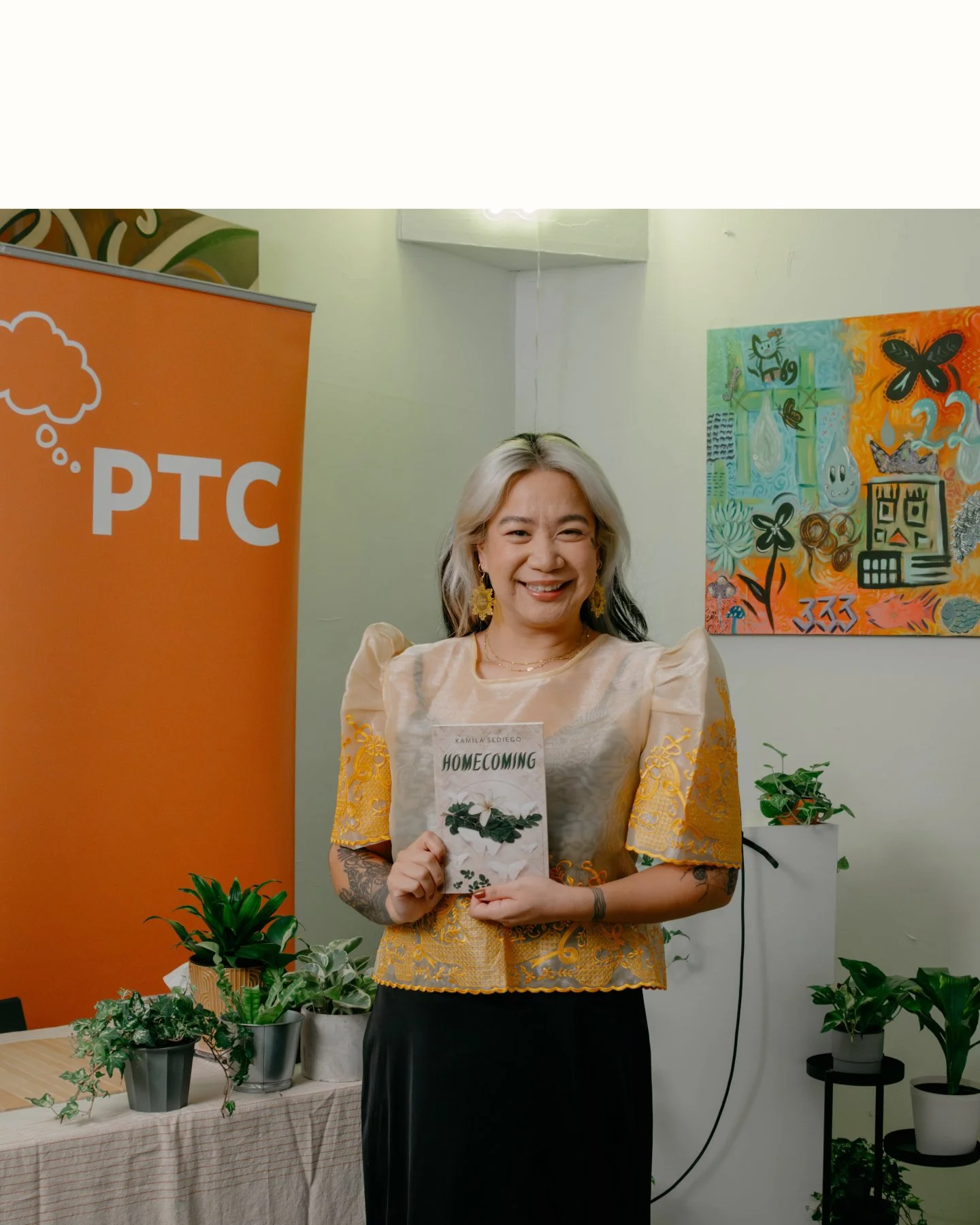 Mabuhay House Society was honoured to support the publication launch of 𝑯𝒐𝒎𝒆𝒄𝒐𝒎𝒊𝒏𝒈 by Kamila Sediego @kamilasediego at VS Creatives Lab @vscreativelab on November 7, 2025.

In partnership with the Playwrights Theatre Centre @ptcplaywrights,
