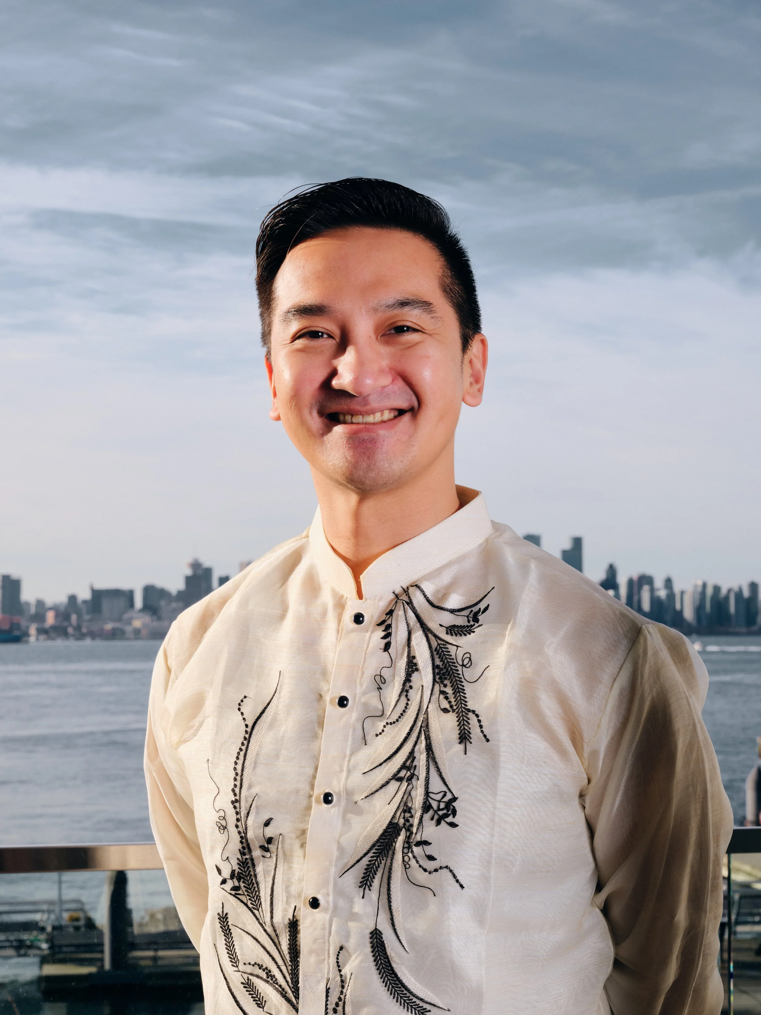 Headshot of Lester de Guzman 