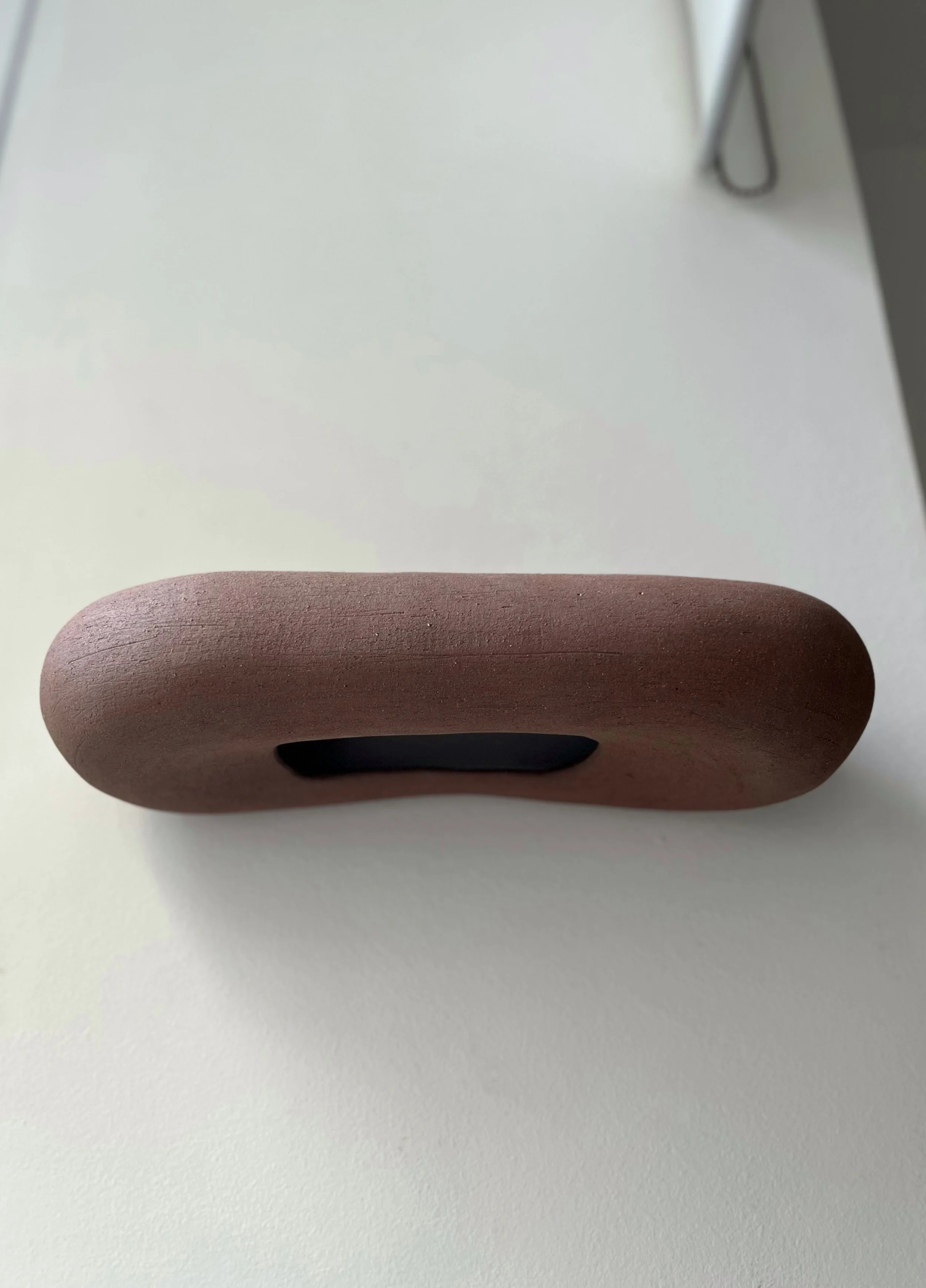 Finition terra, L.40 cm l.14cm P.9cm (légère variation possible), 620€  
