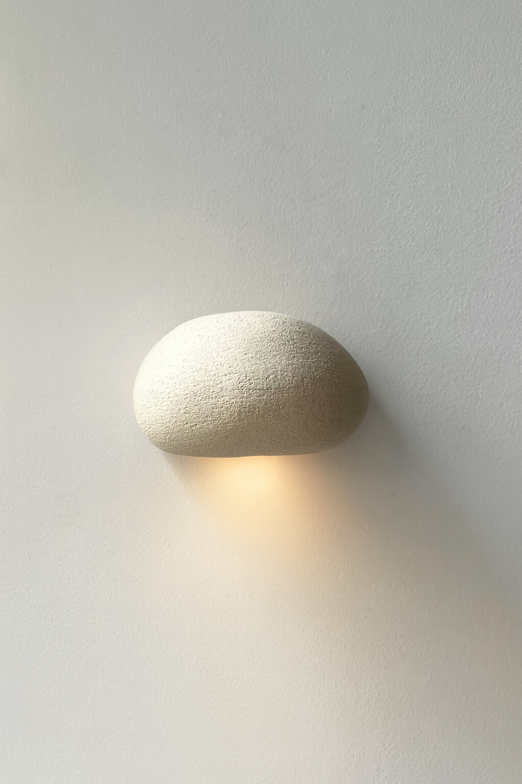 Finition areia lumière vers le bas, L.15cm l8.cm P.9cm (légère variation possible) 255 €