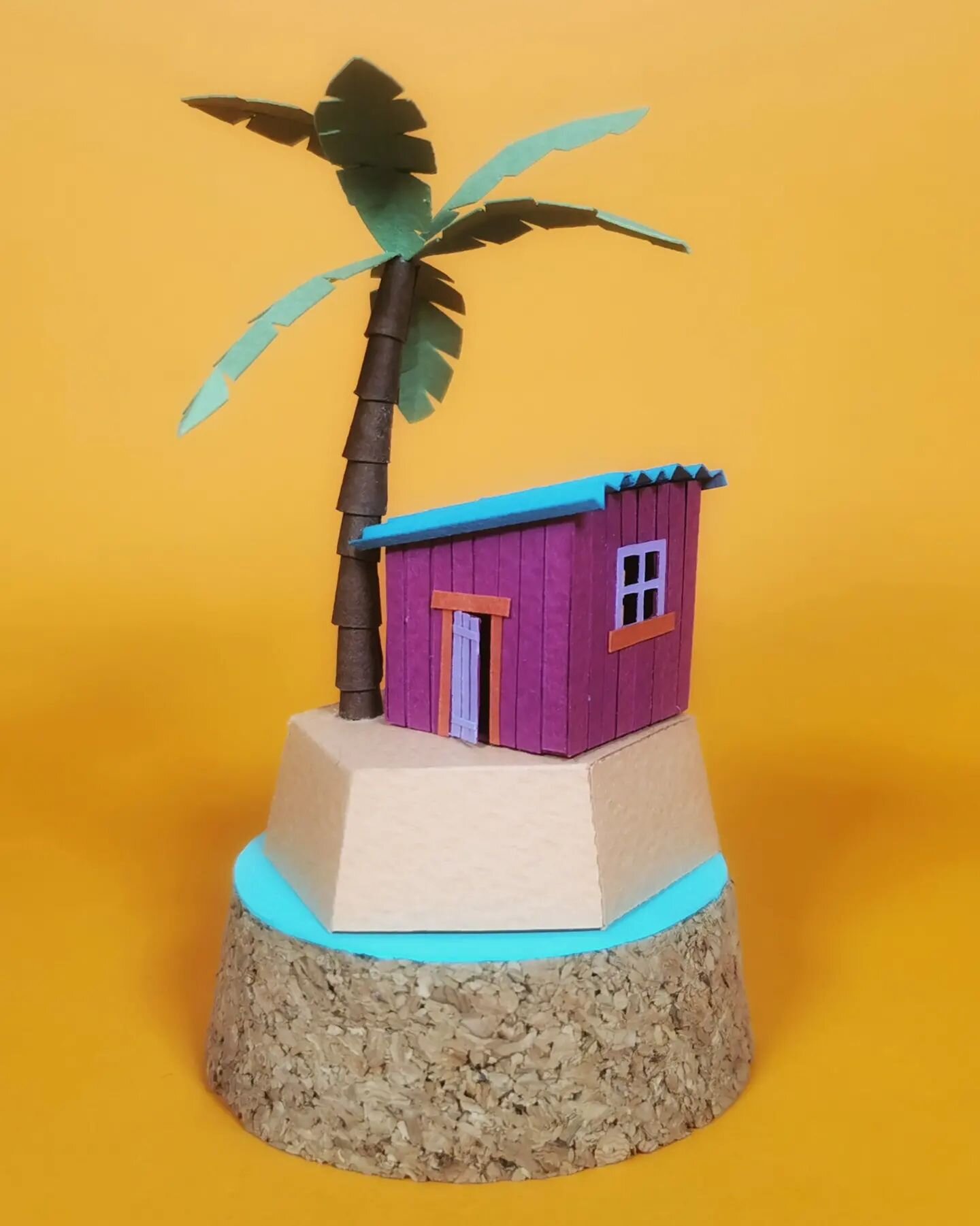 C'est presque l'&eacute;t&eacute; il para&icirc;t 🌞🌴

#canicule #summer22 #paperartist #paperarchitecture #paperhouse #papierdecoupe #papercutart #modelisme #modelartist #maquette #papier #paperdesign #paperdesigner #handmade #paperart #papercut #p