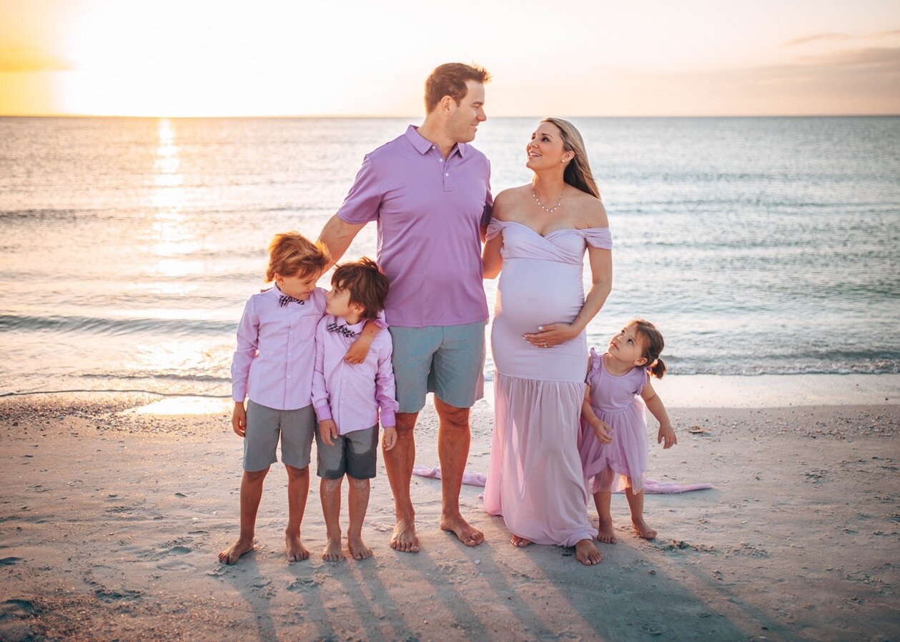 I don&rsquo;t always post my horizontal shots but when I do it&rsquo;s gonna be the cutest family photo I may have ever taken 😍💜 I said &ldquo;look at each other!&rdquo; And I meant just for @leahmichel_dermatology and her husband look at each othe