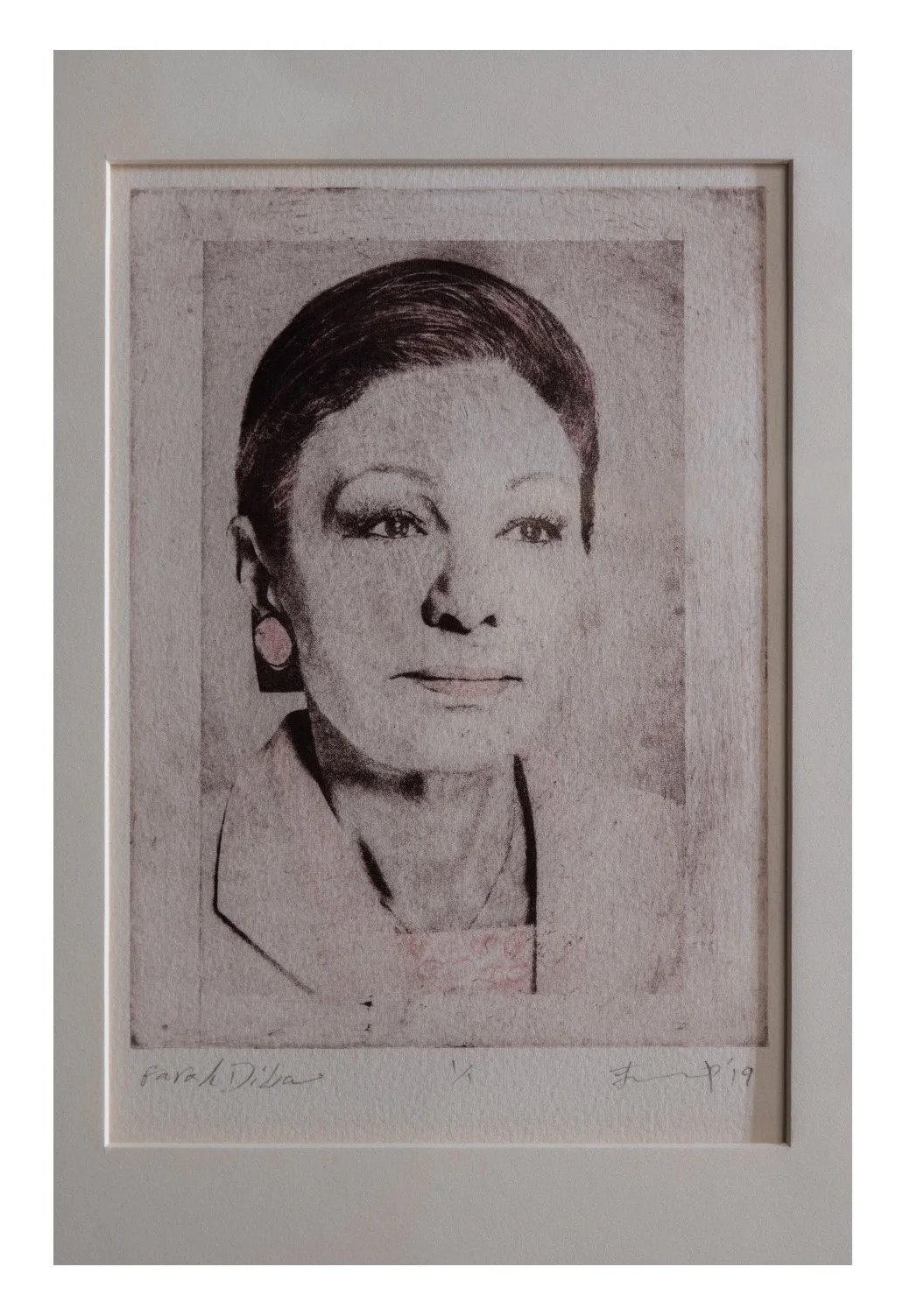 18_Farah Pahlavi.jpg