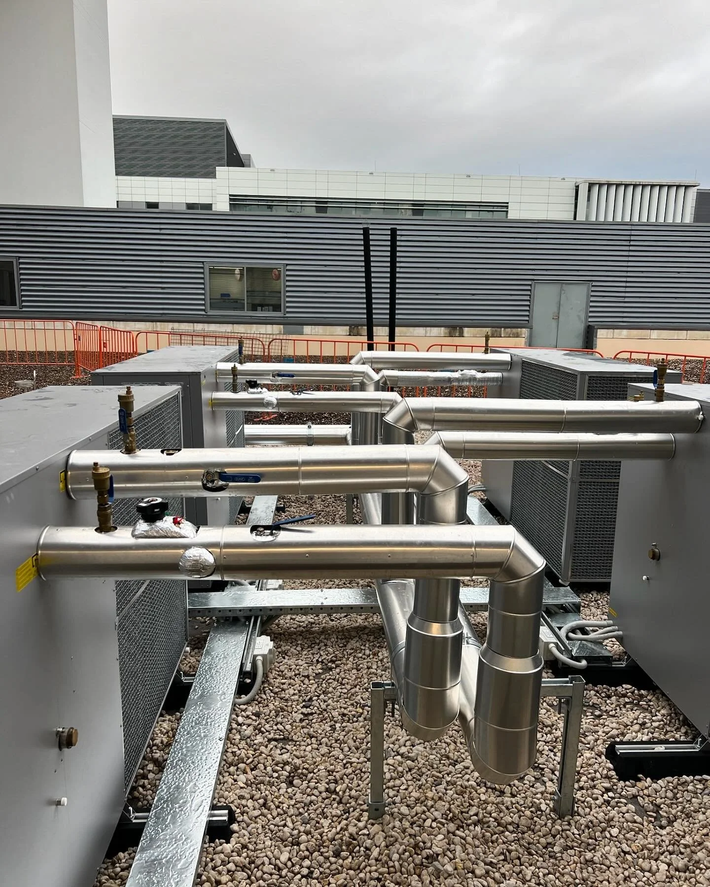 A recent install of a Chiller for a hospitals MRI
👉🏼 We cater to all things refrigeration 
&bull;
&bull;
www.mytechrefrigeration.com.au
&bull;
&bull;
#mytechrefrigeration #allthingsrefrigeration #refrigeration #commericalrefrigeration #commericalfi