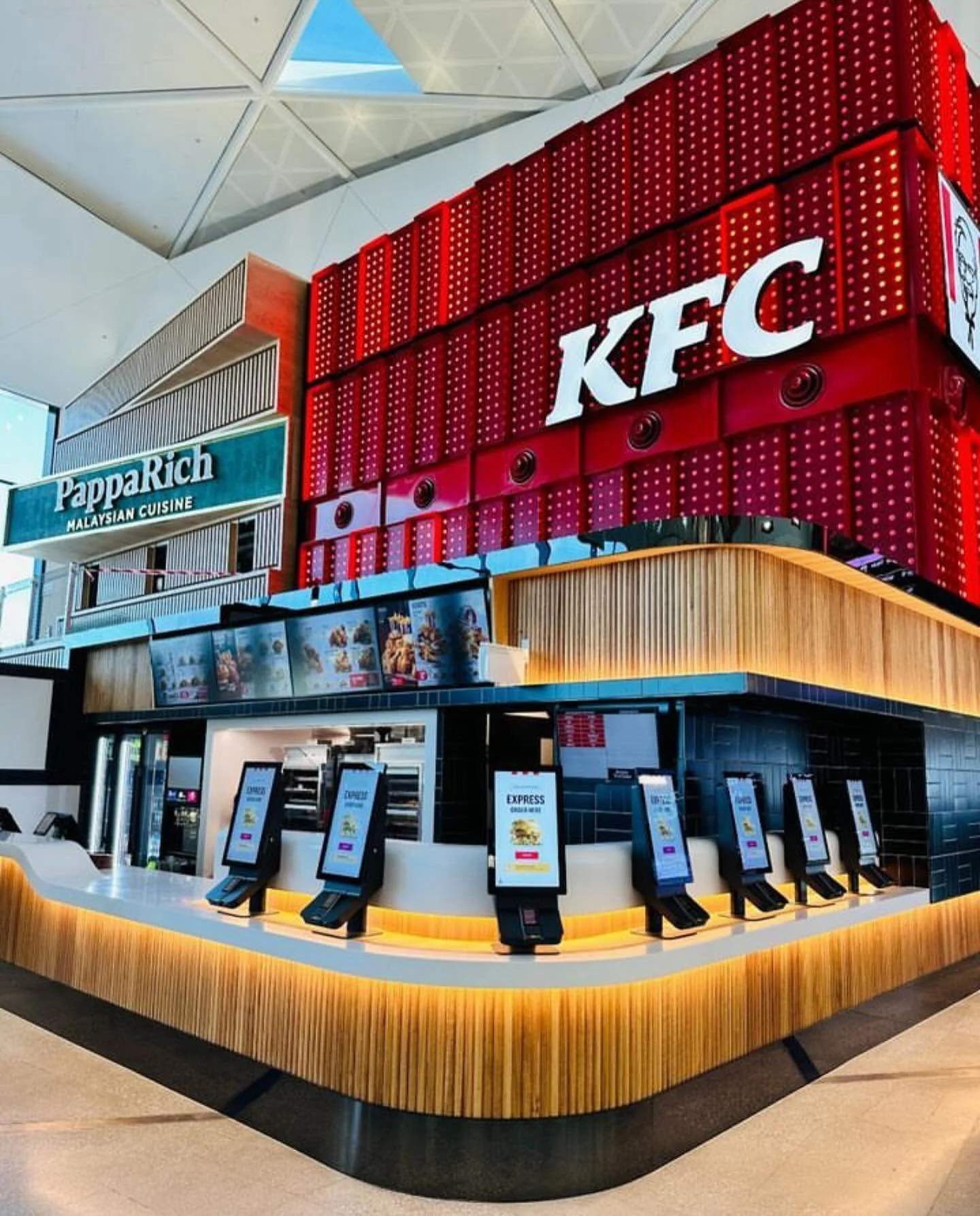 Throwback to a job completed for @kfcaustralia @sydneyairport 
&bull;
&bull;
&bull;
#mytechrefrigeration #mytech #commericalrefrigeration #refrigeration #installation #service #maintenance #coolroom #sydney #sydneyairport #hospitality #allthingsrefri