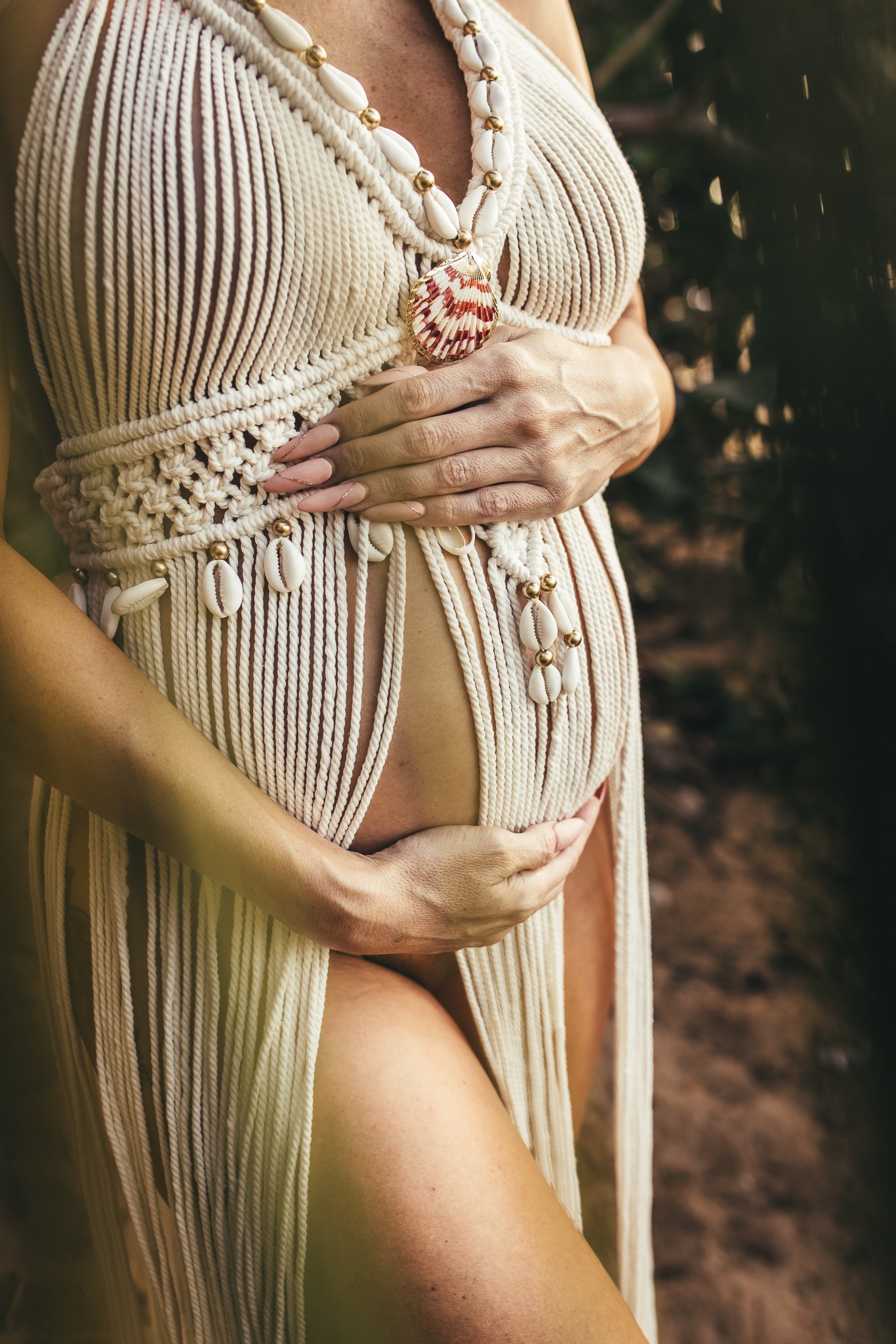 How To Style Your Postpartum Body For Your Maui Family Photoshoot — Maui  Family Photographer Authentic Maui Vacation Photos