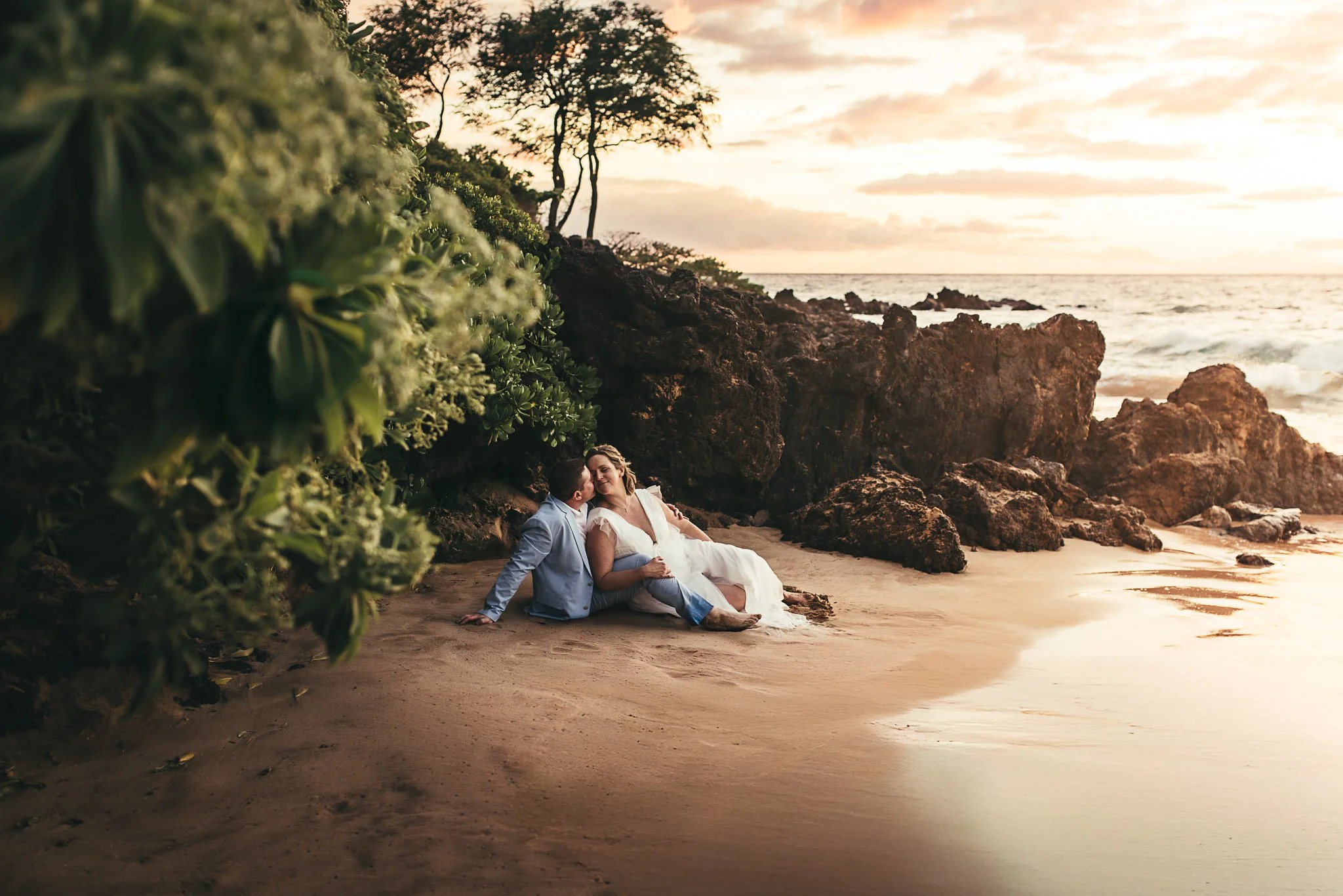 Romantic Maui Couples Photos at Sunset: A How-To Guide