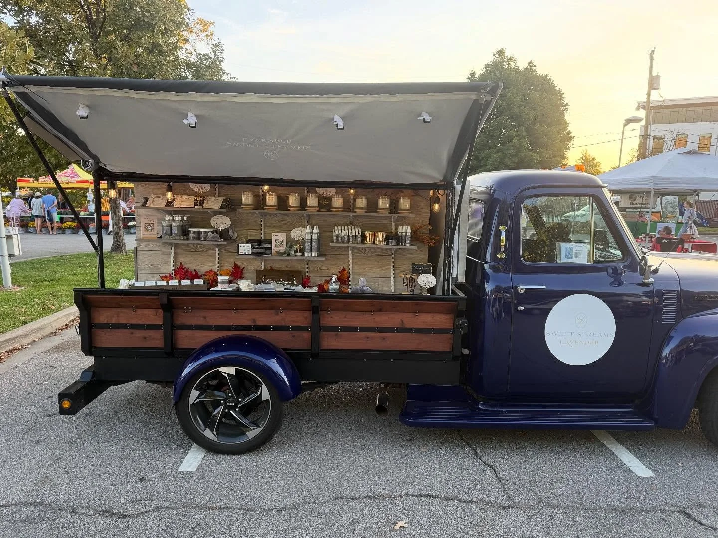 🚜✨ Come see Joe at the Overland Park Farmers&rsquo; Market today from 7:30 AM &ndash; 1 PM!
🧼 Soaps are back in stock &ndash; $10 each or 4 for $38
🕯️ Candles
💜 Lavender rollers
😴 Relaxing eye pillows
📍 Find us in the Matt Ross Community Center