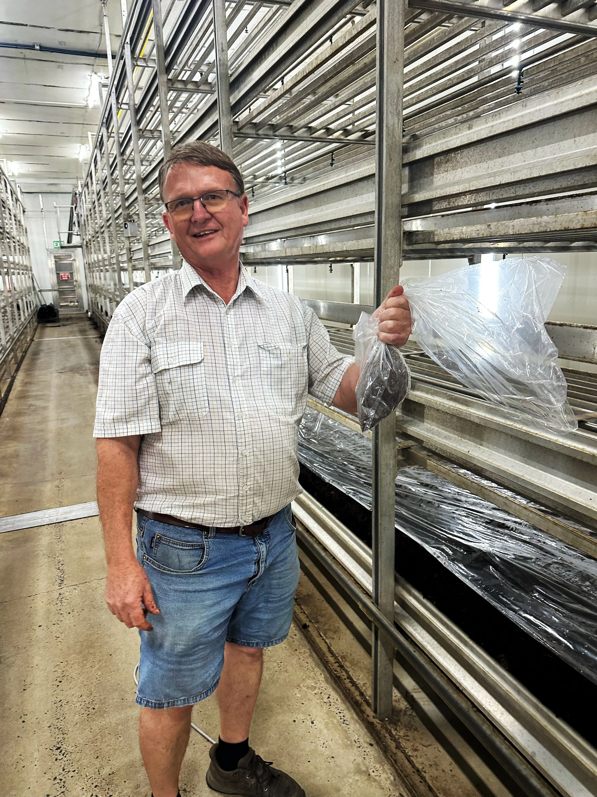 Robert Tolson from Premier Mushrooms on measuring moisture in compost