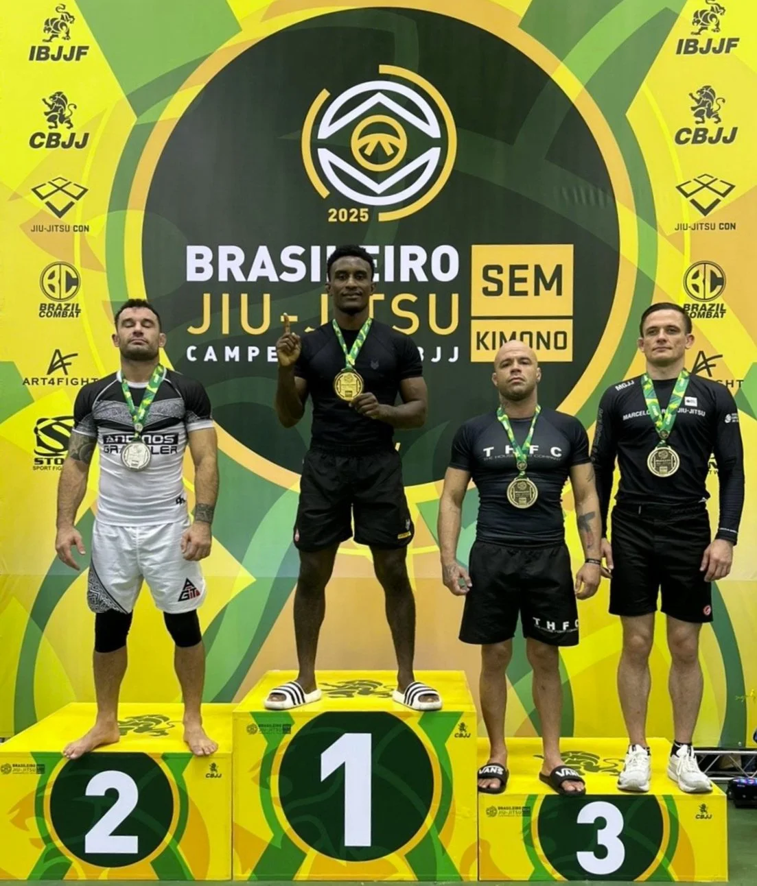 Serge_Brasileiro_podium.jpg