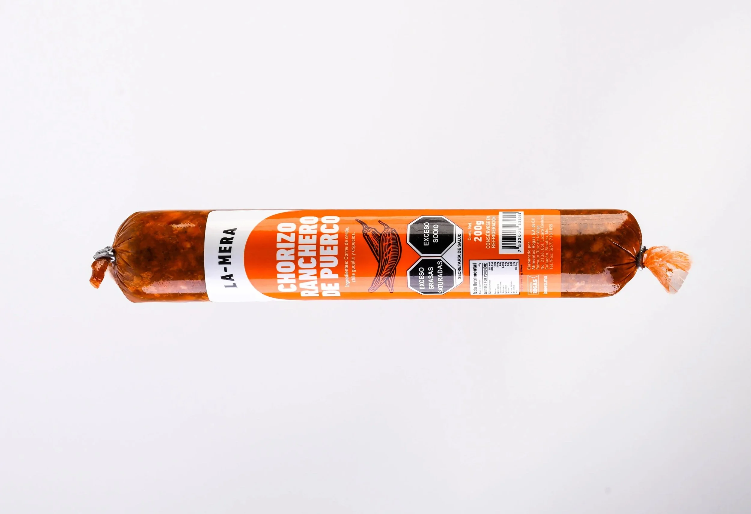 Chorizo Ranchero de Puerco: Una versión más intensa de nuestro chorizo, con una mezcla más generosa de especias y mayor proporción de grasa para conseguir un color rojo más profundo, mucho sabor y una textura especialmente jugosa. Ideal para tacos, h