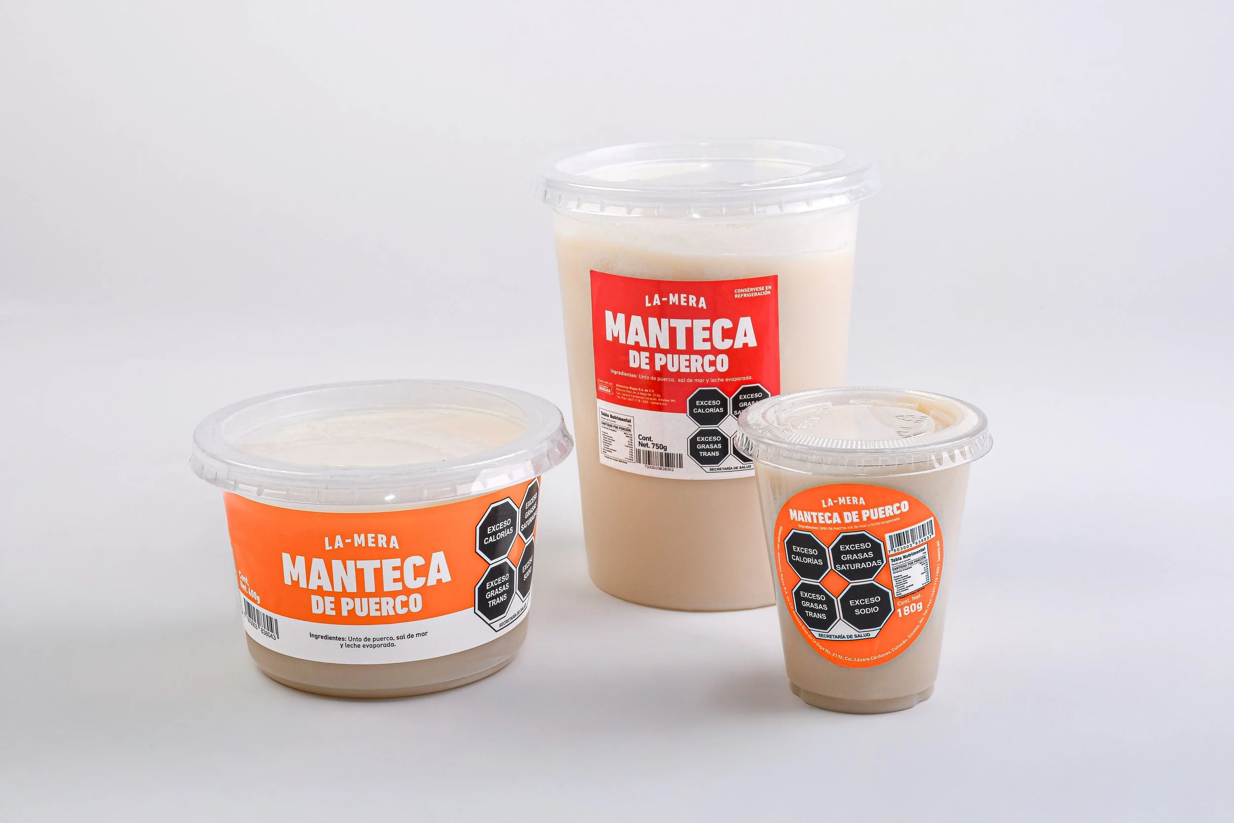 Manteca de Puerco: La obtenemos al freír nuestra papada de puerco para chicharrón. Es una grasa de sabor profundo, ideal para cocinar, freír y dar a tus platillos ese carácter tradicional que sólo la manteca de puerco puede aportar. En presentaciones