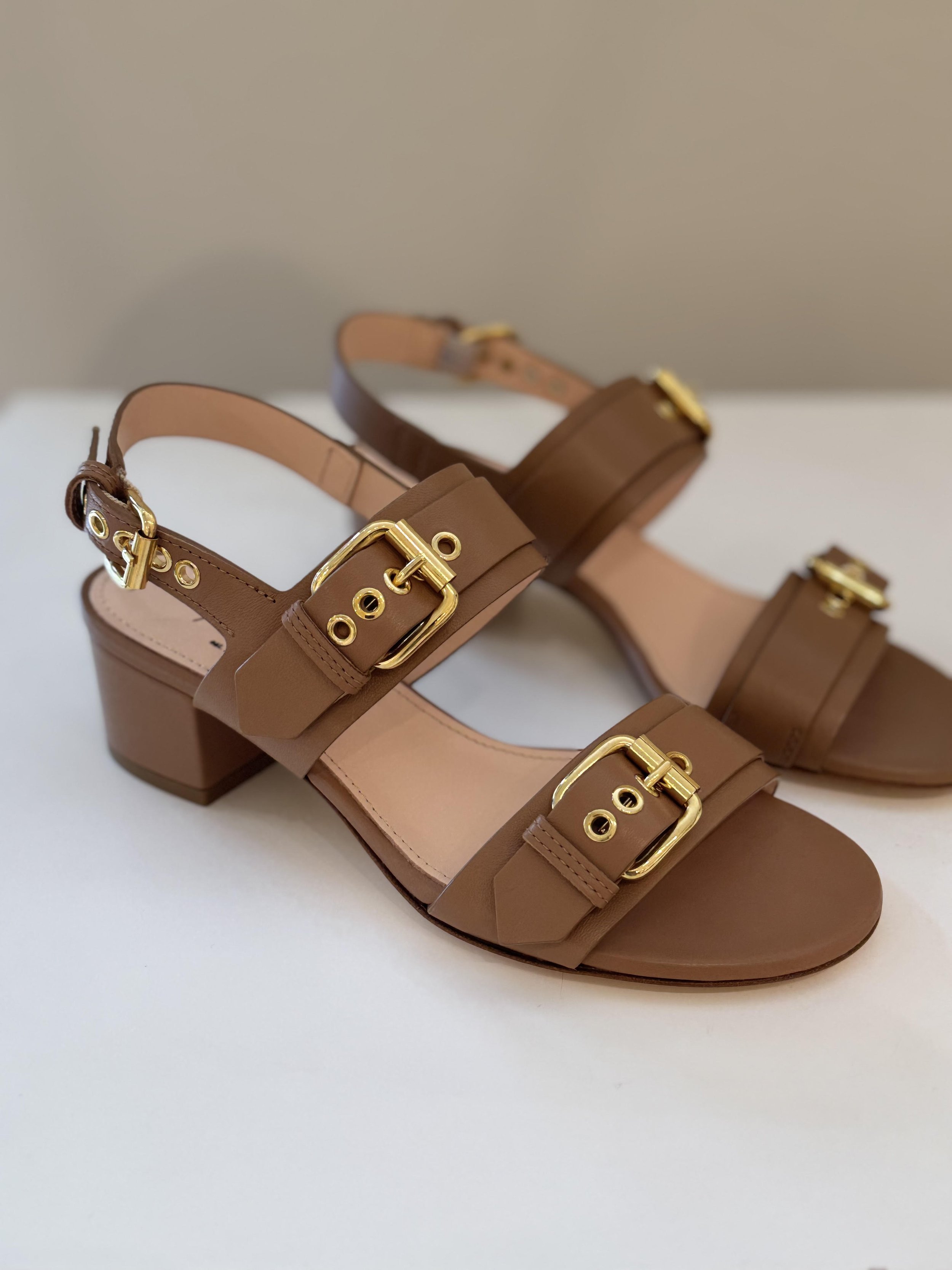 SANDALE · LALA STRAPS