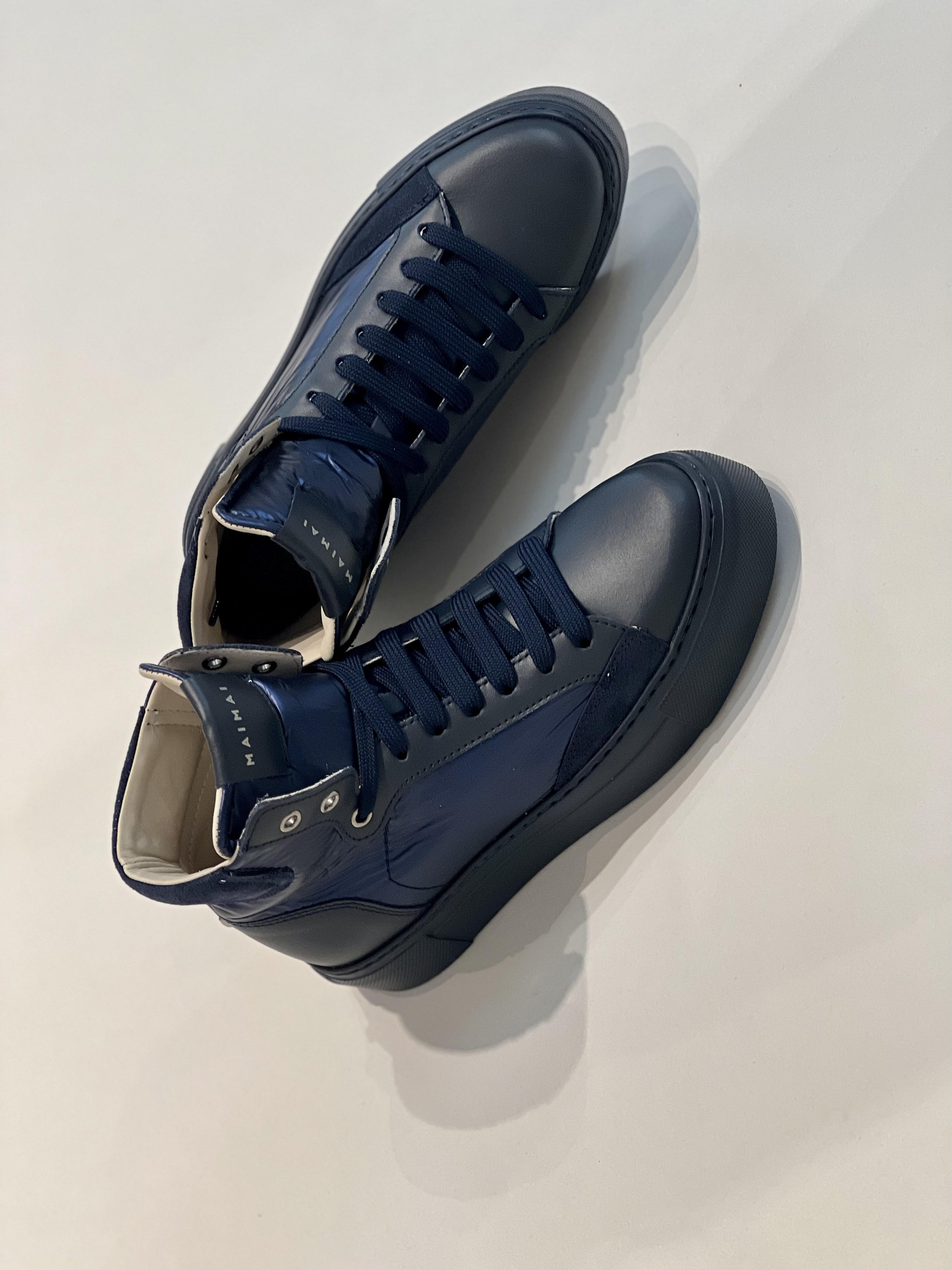 Sneaker Navy-2.jpeg