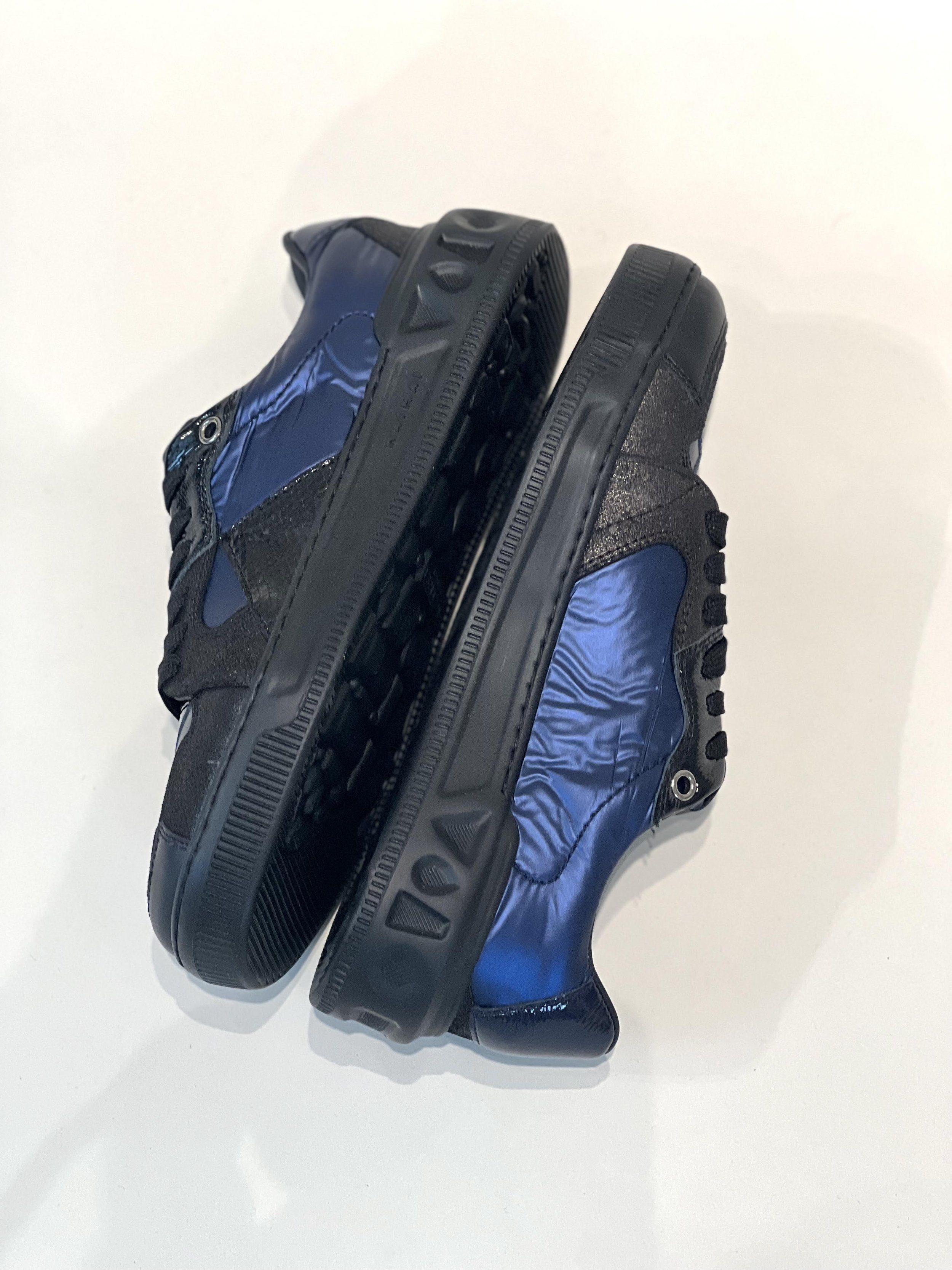 Sneaker Blau-2.jpeg
