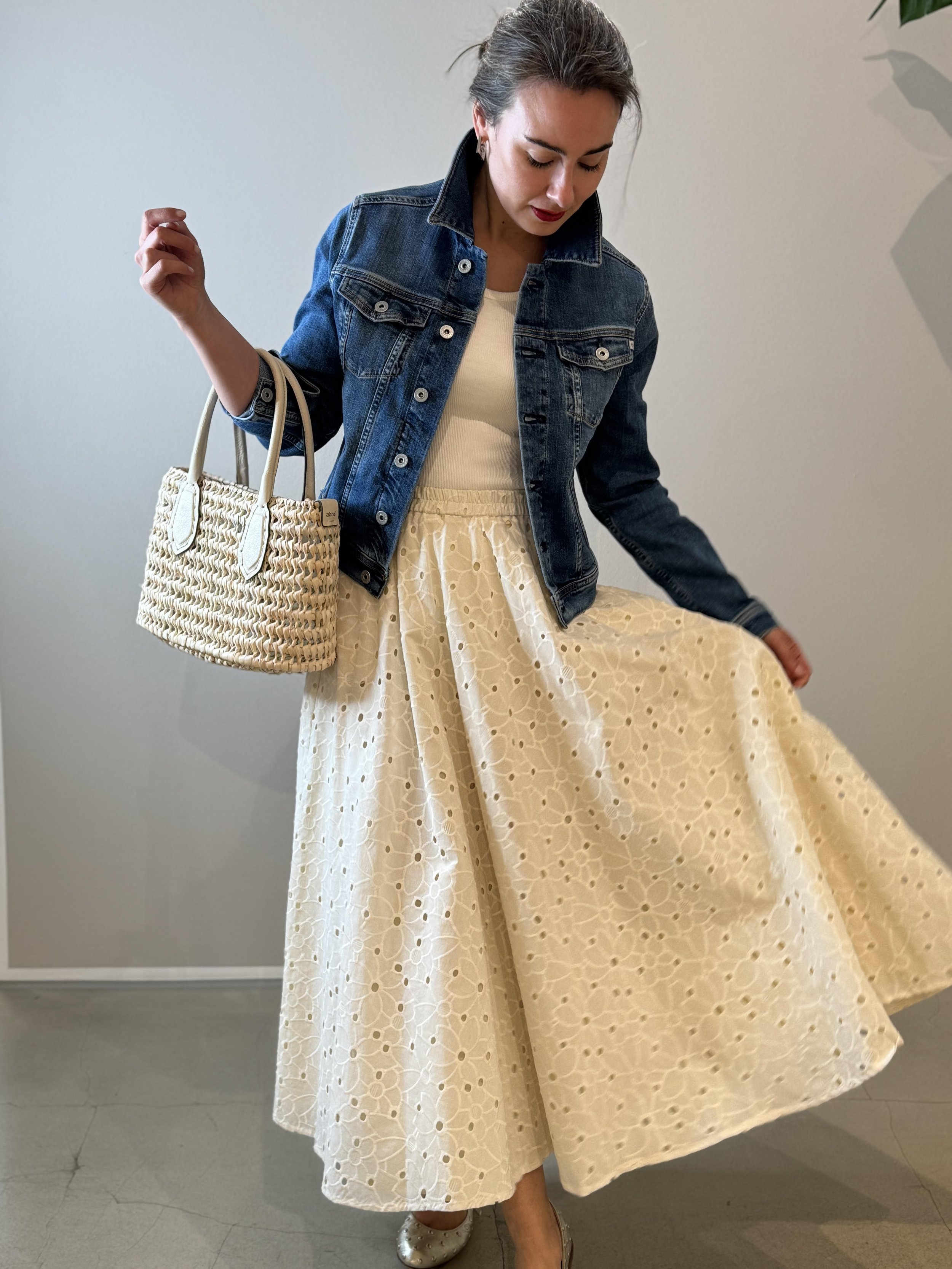 LOCHSTICKROCK · OFFWHITE